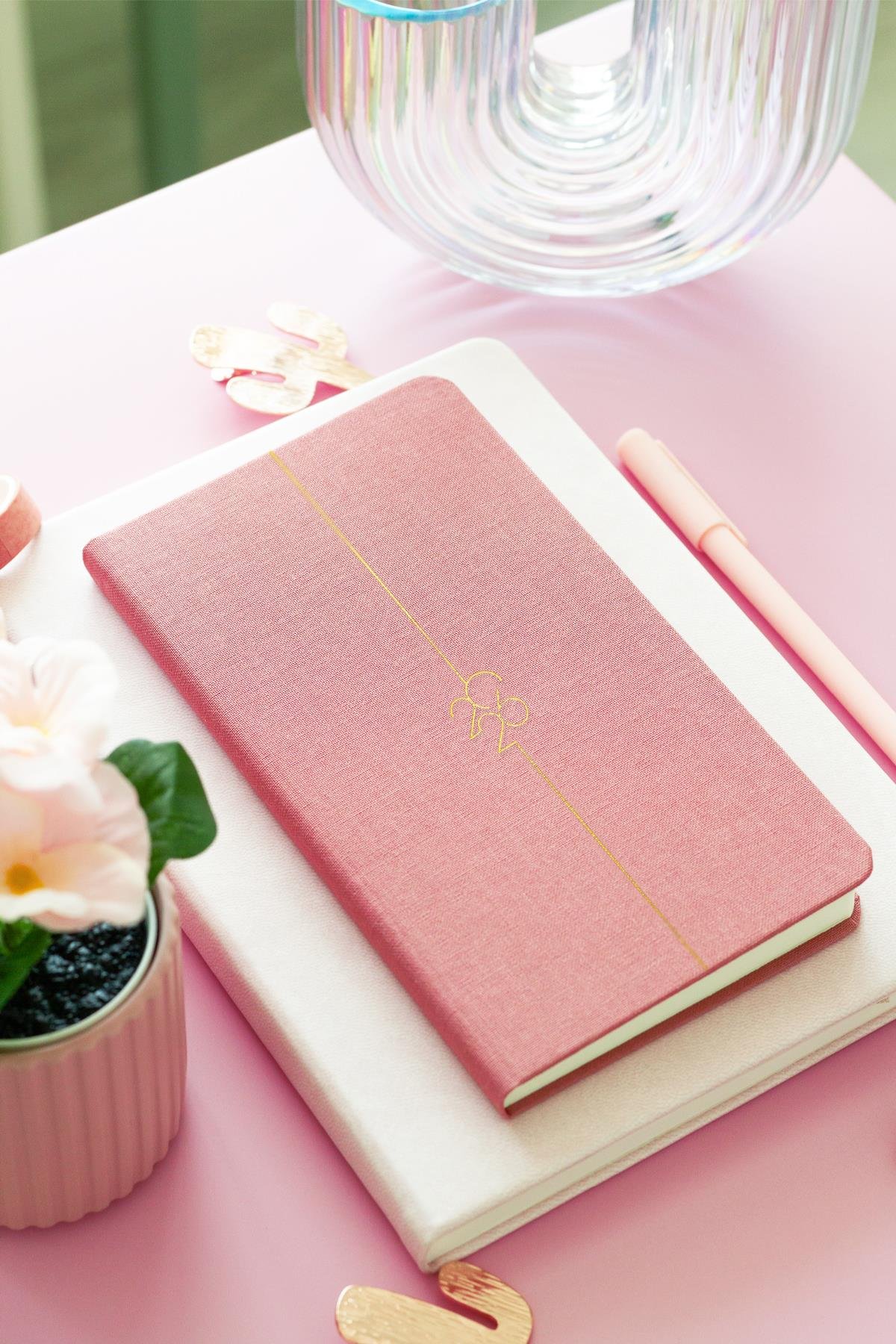 Matt Notebook 2026 Yılı Haftalık Keten Cep Ajandası 12 Aylık Pembe