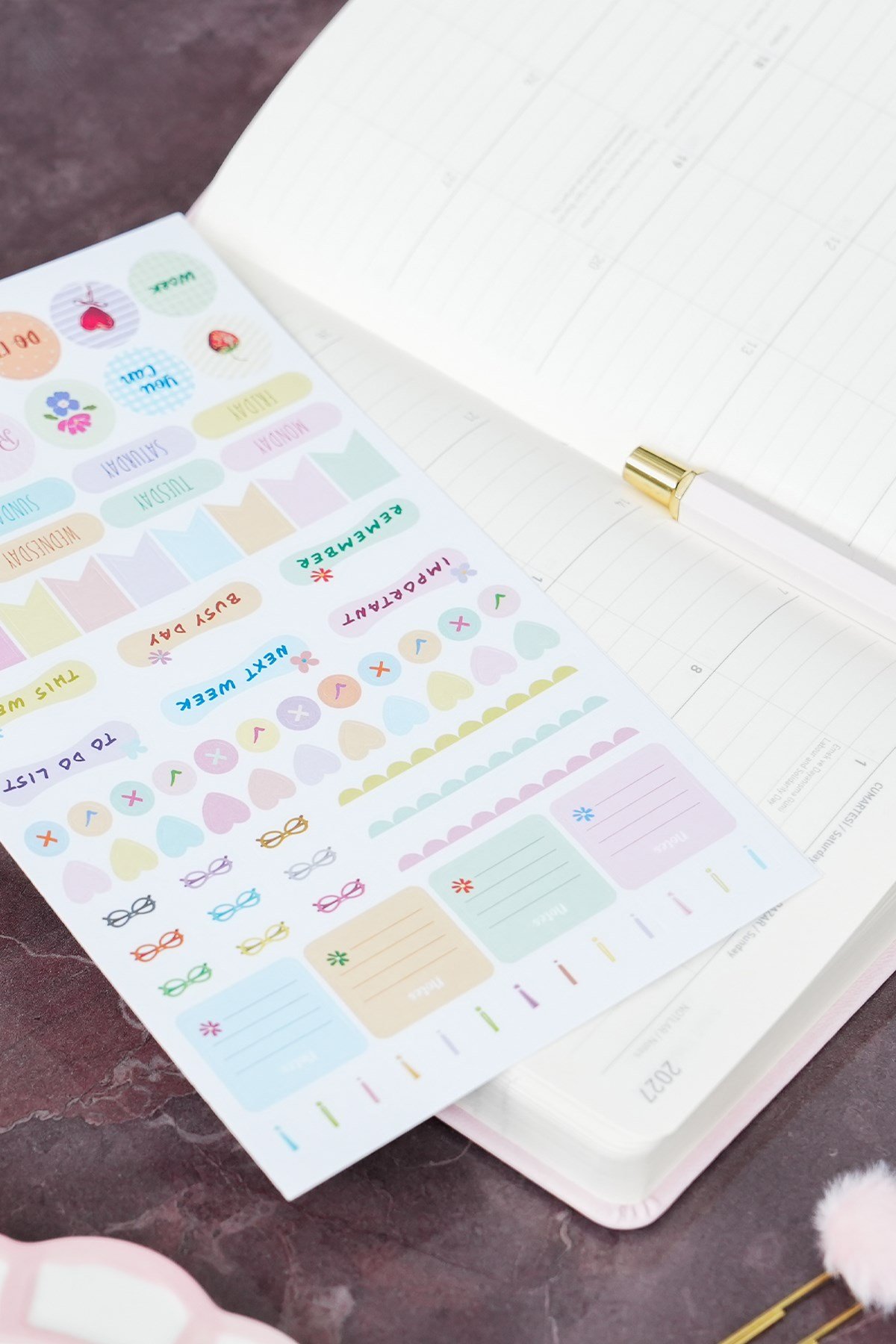 Matt Notebook 2027 Yılı 13x21 cm Günlük Ajanda Pembe