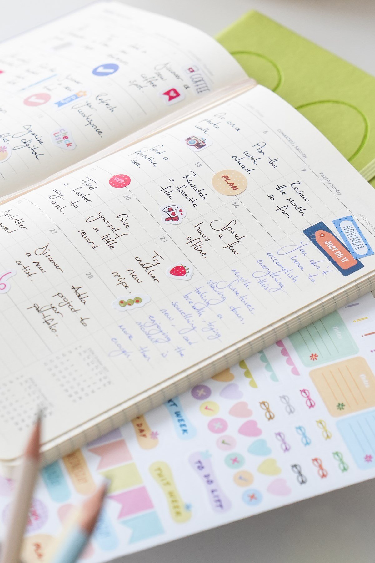Matt Notebook 2027 Yılı 13x21 cm Günlük Ajanda Yeşil