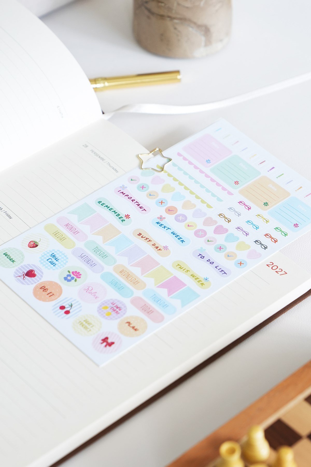 Matt Notebook 2027 Yılı 20x27 cm Keten Haftalık Planlayıcı Ajanda Kahverengi