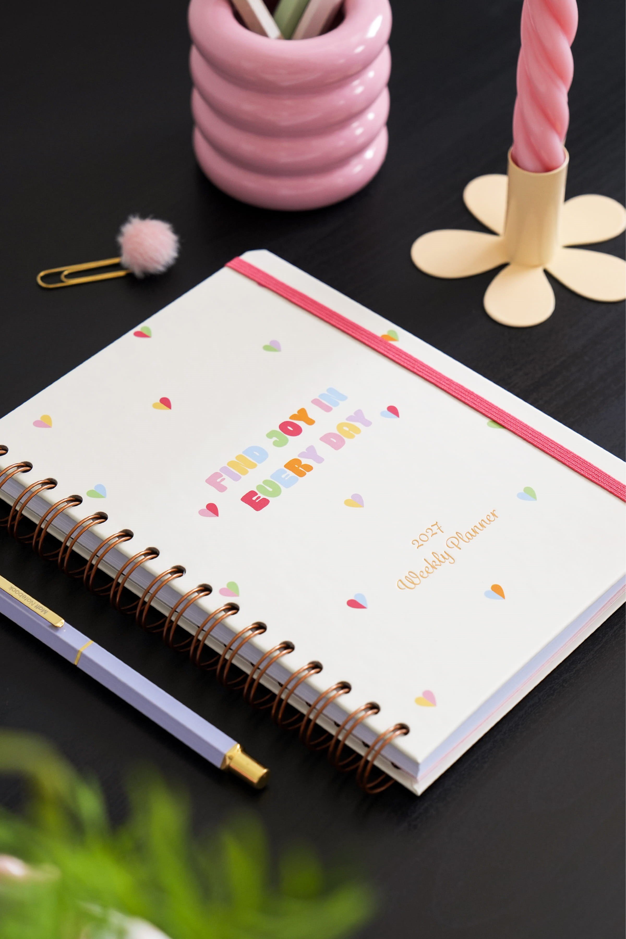 Matt Notebook 2027 Yılı A5 Ajanda Spiralli 15x21 cm - 12 Aylık Kalpler