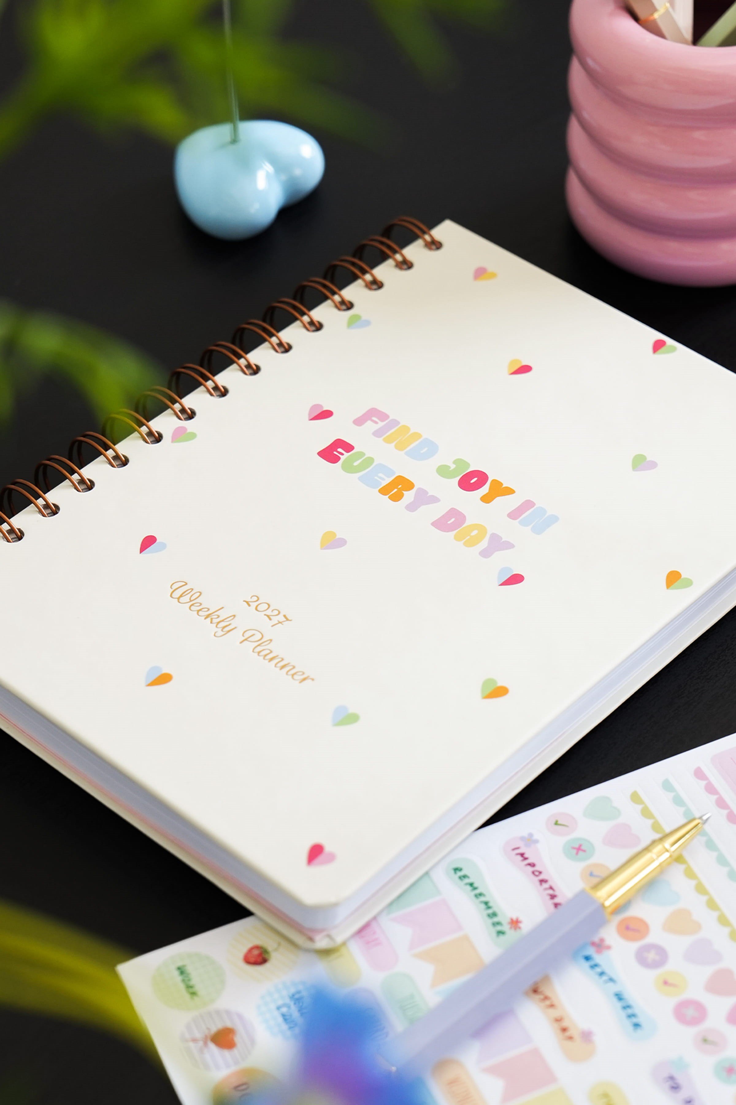 Matt Notebook 2027 Yılı A5 Ajanda Spiralli 15x21 cm - 12 Aylık Kalpler