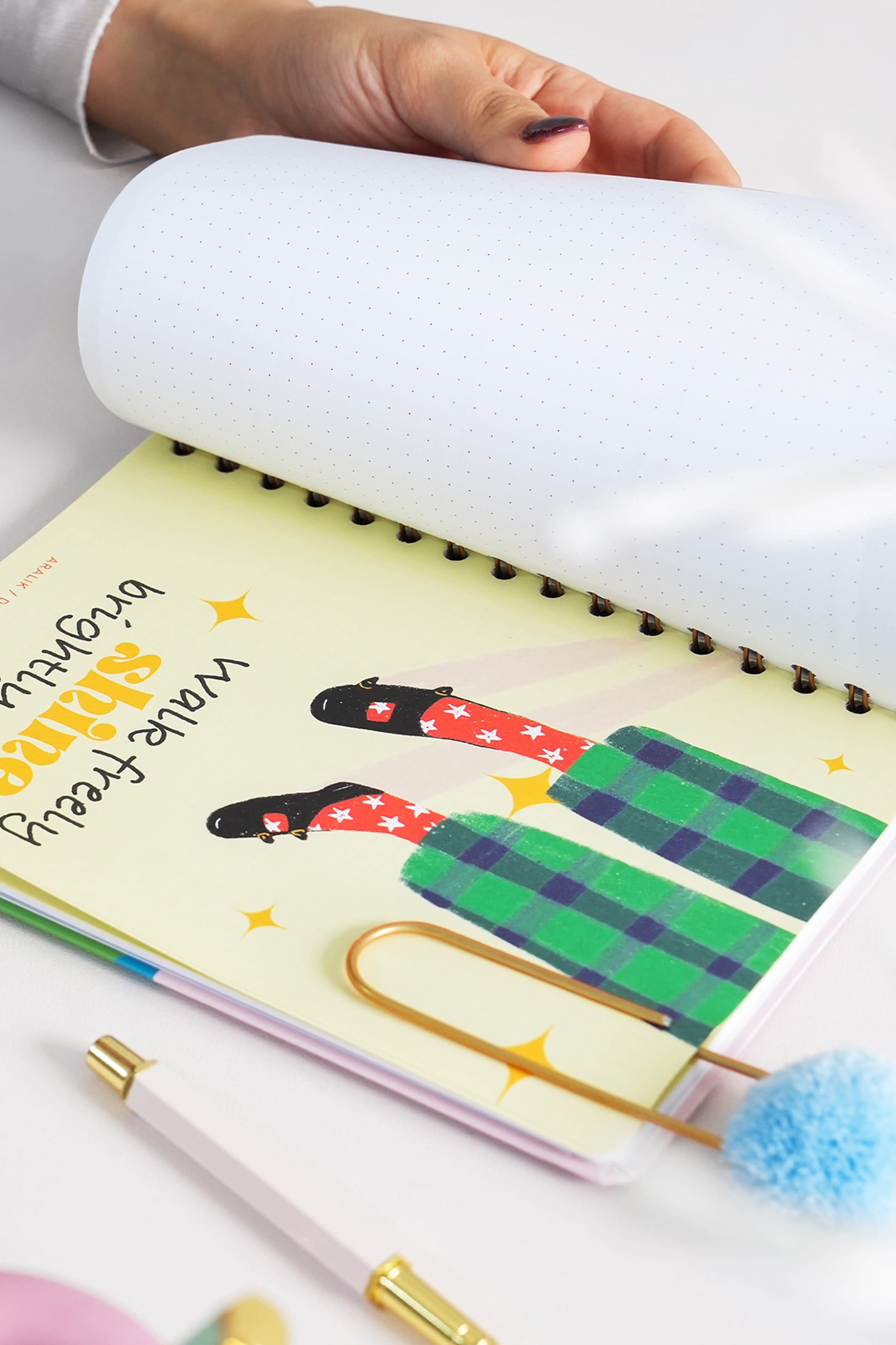 Matt Notebook 2027 Yılı A5 Haftalık Ajanda Spiralli 15x21 cm - 12 Aylık - Motivasyon Sayfalı