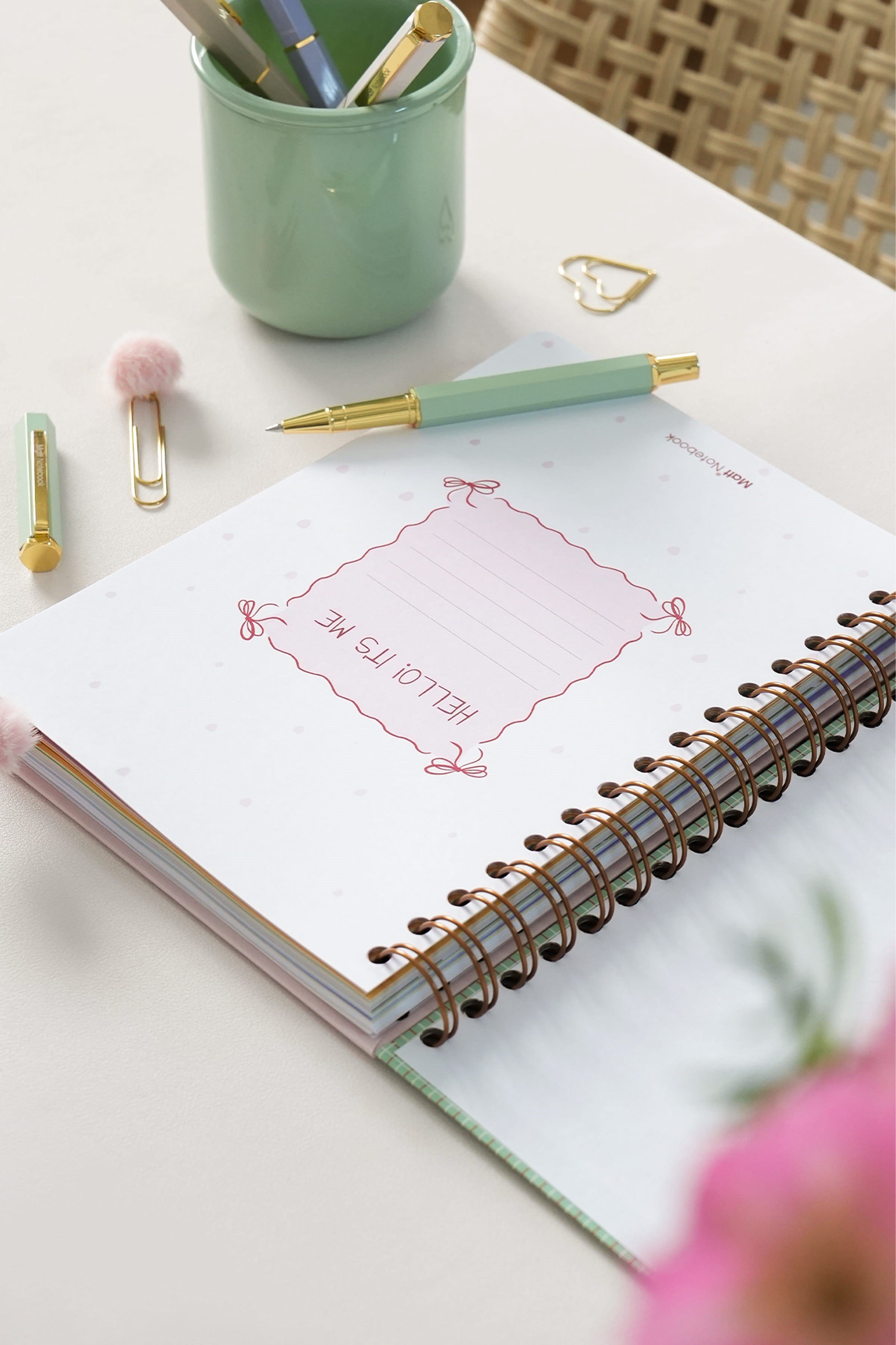 Matt Notebook 2027 Yılı A5 Haftalık Ajanda Spiralli 15x21 cm - 12 Aylık - Motivasyon Sayfalı Ekose