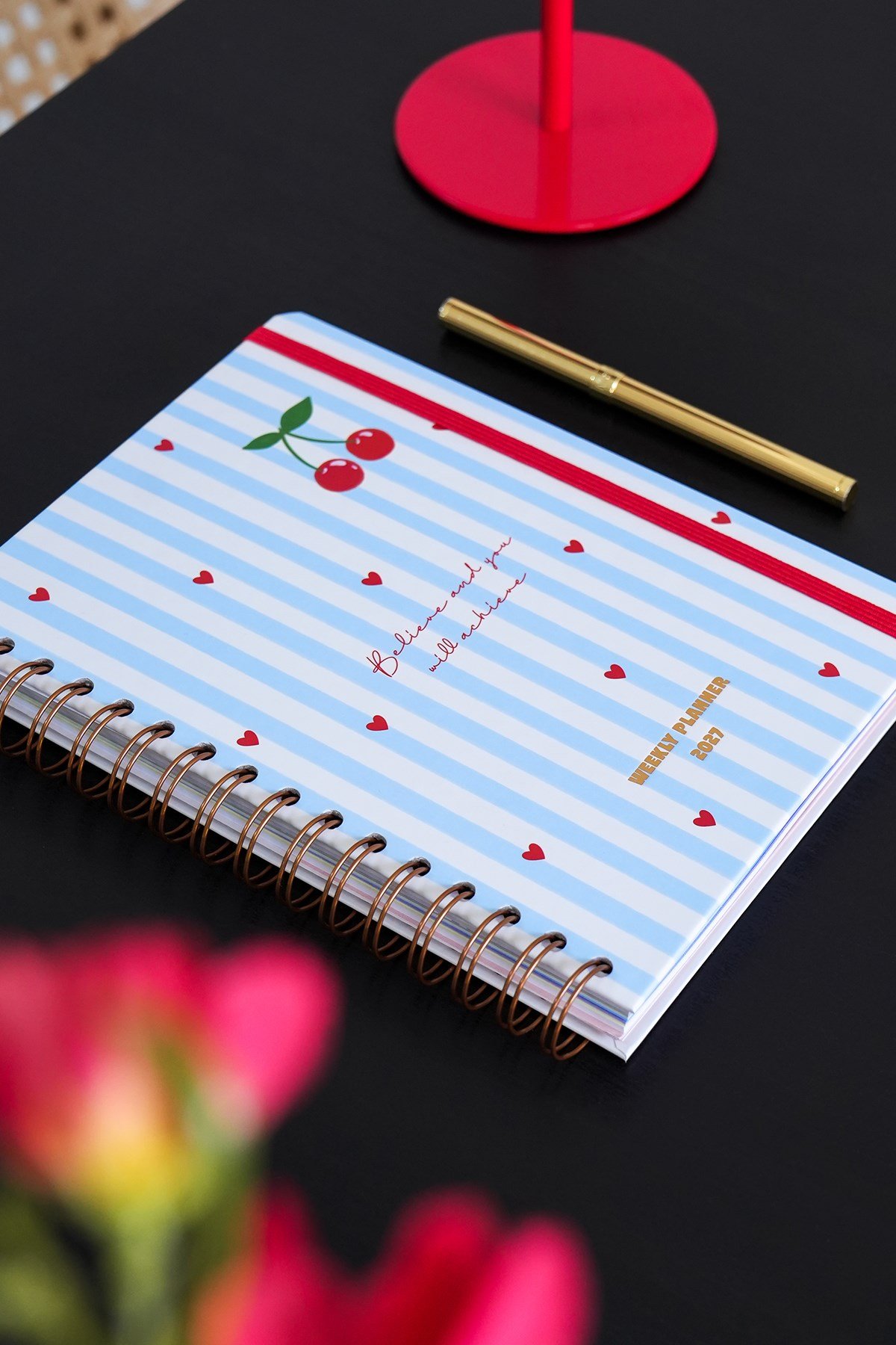 Matt Notebook 2027 Yılı A5 Haftalık Ajanda Spiralli 15x21 cm - 12 Aylık - Motivasyon Sayfalı Kiraz