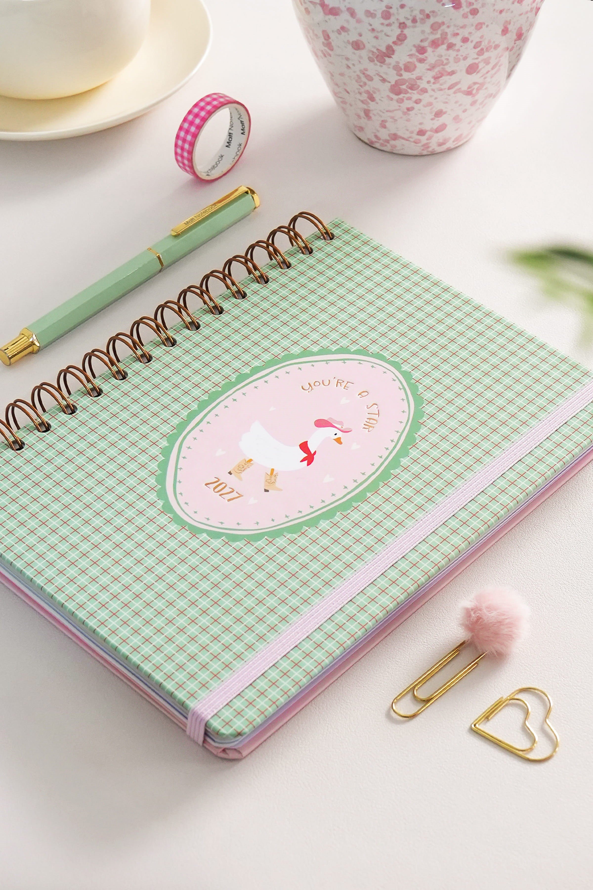 Matt Notebook 2027 Yılı A5 Haftalık Ajanda Spiralli 15x21 cm - 12 Aylık - Motivasyon Sayfalı Ekose