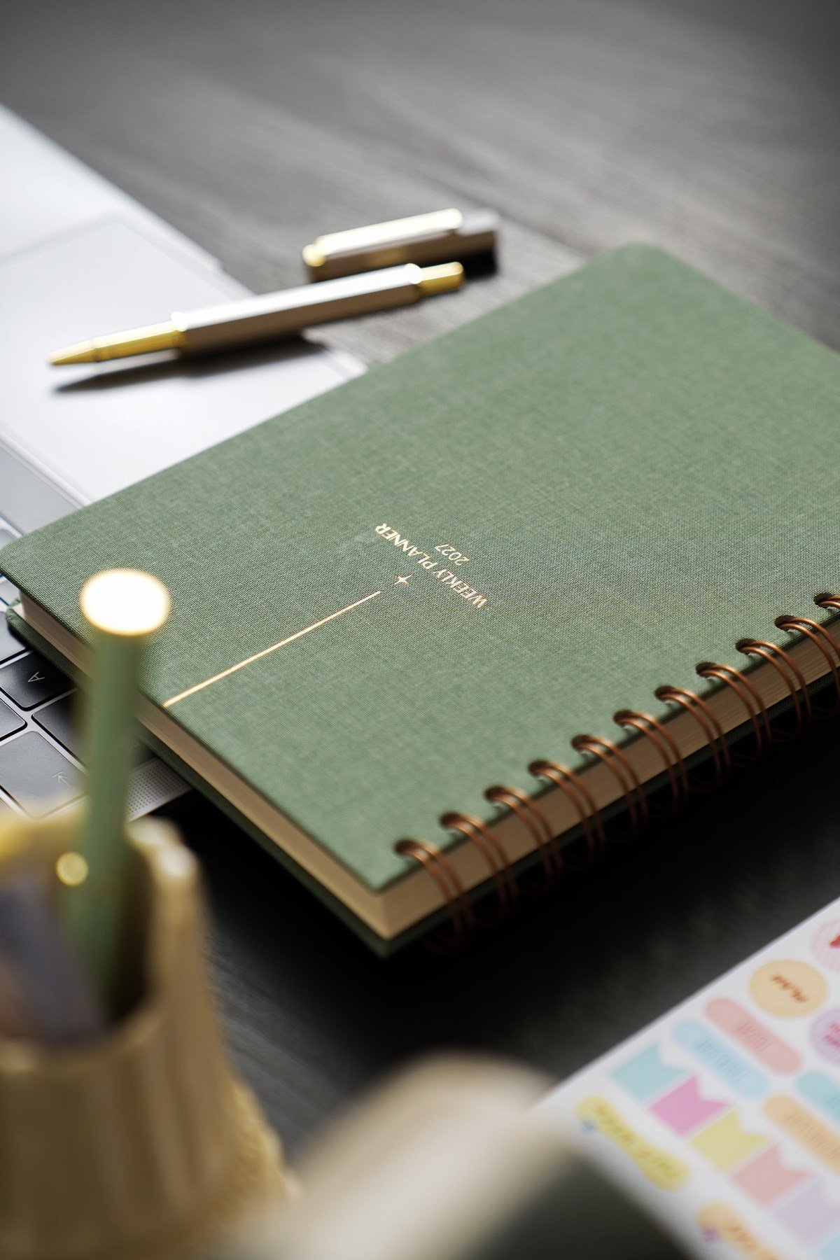 Matt Notebook 2027 Yılı A5 Keten Ajanda Spiralli 15x21 cm - 12 Aylık Yeşil