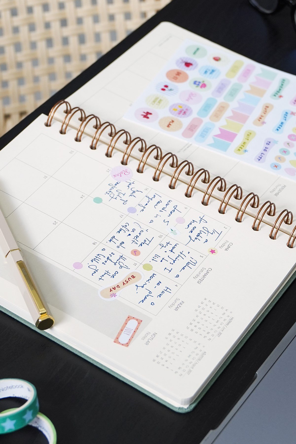Matt Notebook 2027 Yılı A5 Keten Ajanda Spiralli 15x21 cm - 12 Aylık Yeşil