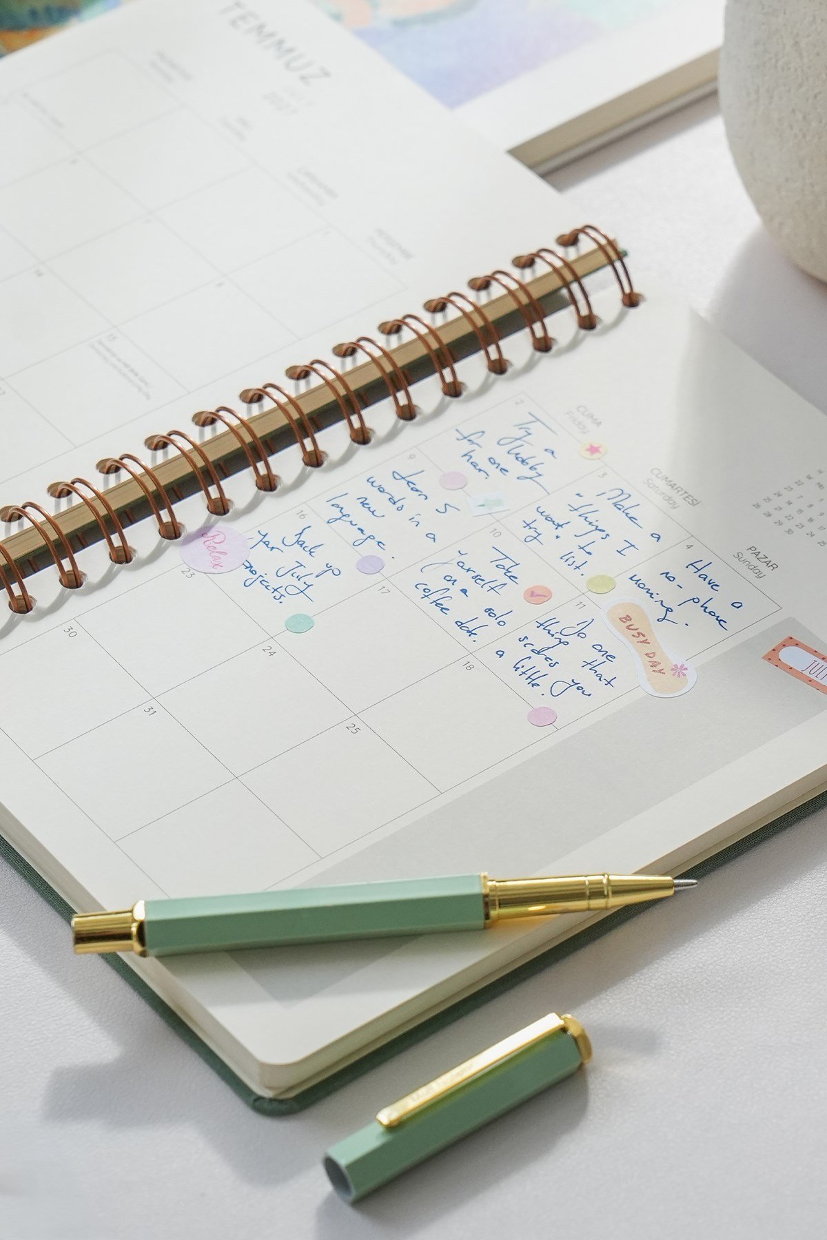 Matt Notebook 2027 Yılı A5 Keten Ajanda Spiralli 15x21 cm - 12 Aylık Koyu Yeşil