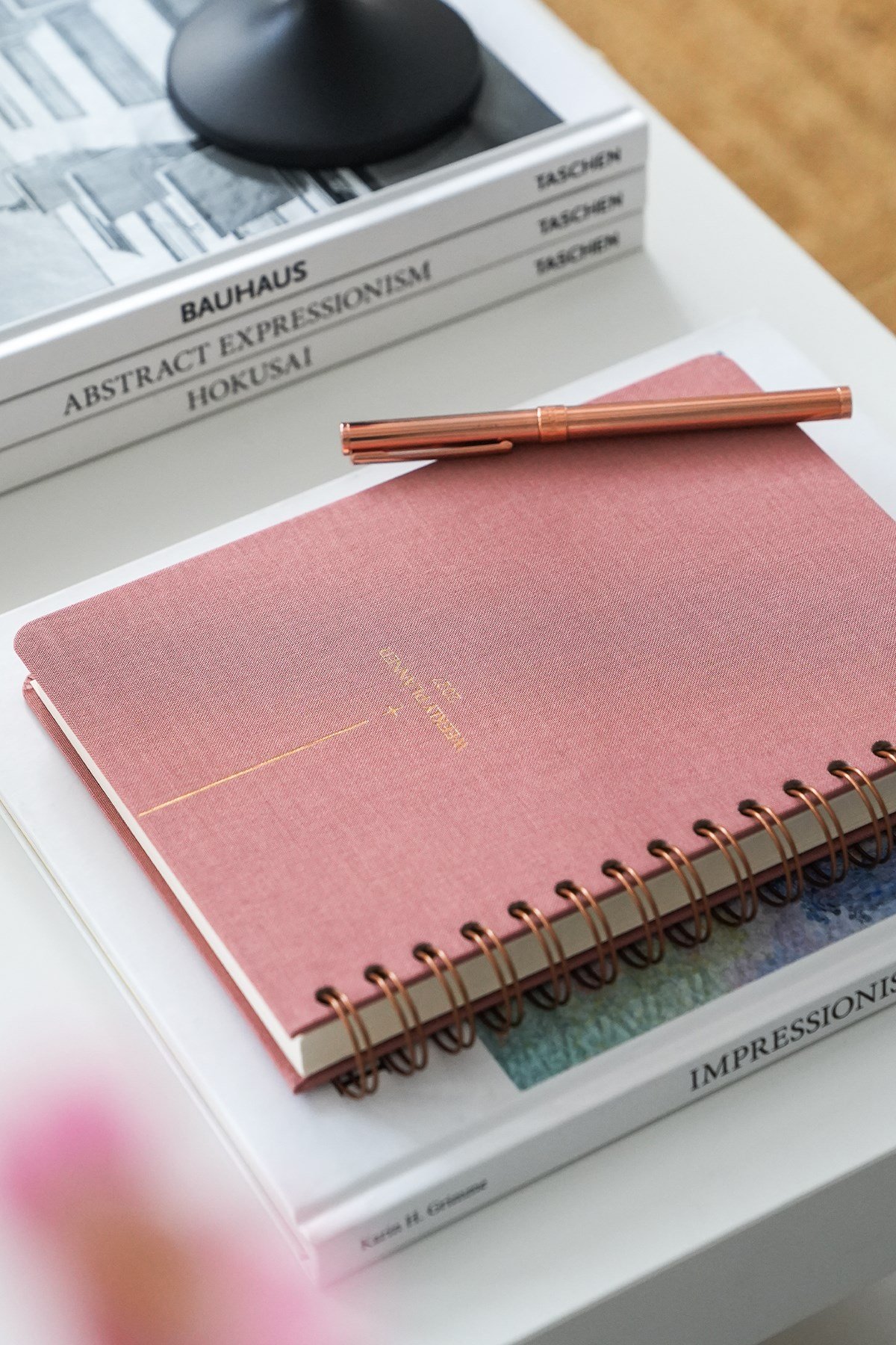 Matt Notebook 2027 Yılı A5 Keten Ajanda Spiralli 15x21 cm - 12 Aylık Pembe