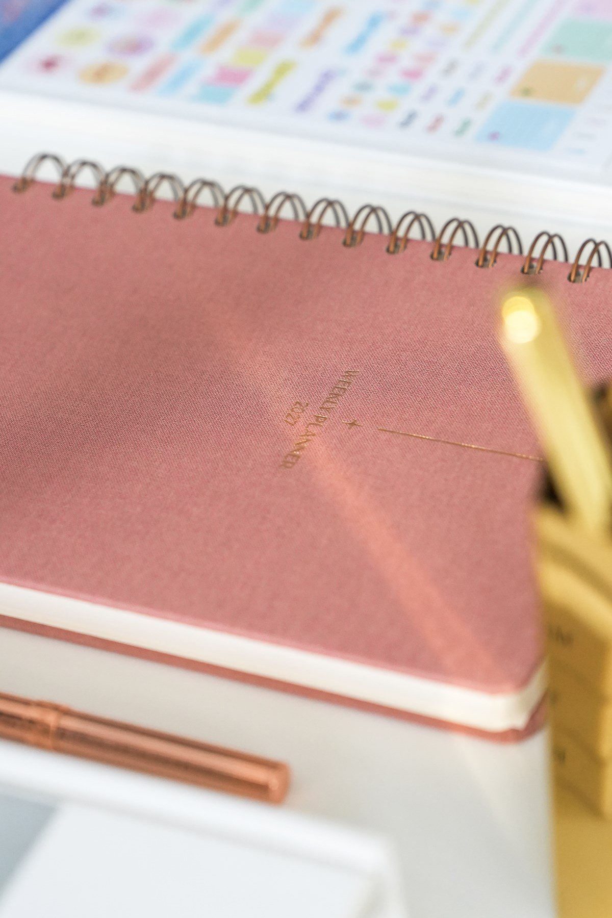 Matt Notebook 2027 Yılı A5 Keten Ajanda Spiralli 15x21 cm - 12 Aylık Pembe