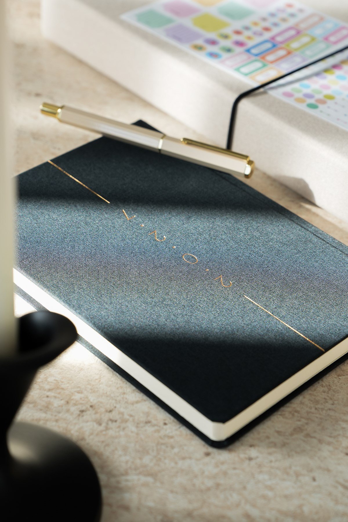 Matt Notebook 2027 Yılı A5 Keten Haftalık Ajanda 15x21 cm - 12 Aylık Siyah