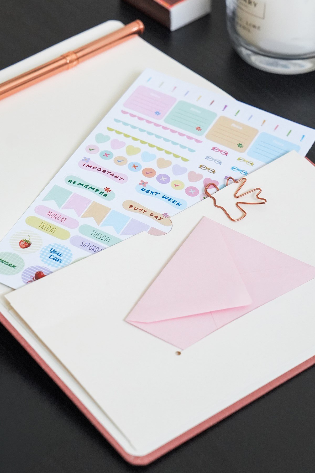 Matt Notebook 2027 Yılı A5 Keten Haftalık Ajanda 15x21 cm - 12 Aylık Pembe
