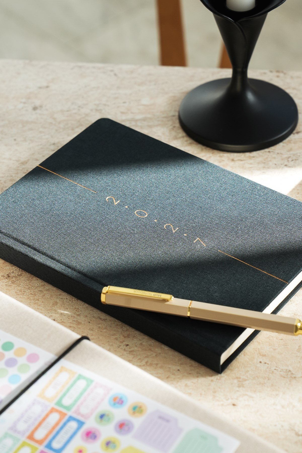 Matt Notebook 2027 Yılı A5 Keten Haftalık Ajanda 15x21 cm - 12 Aylık Siyah