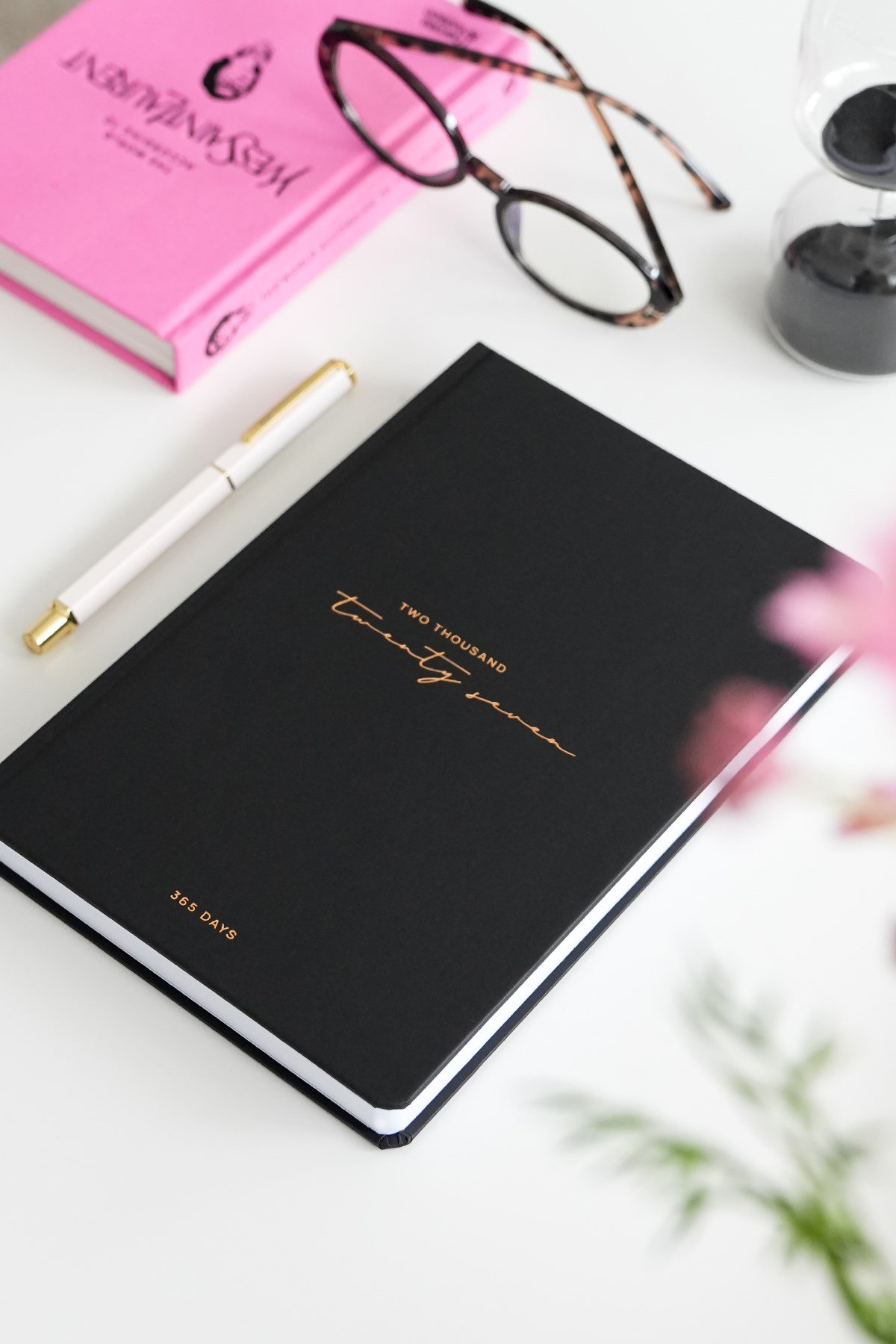 Matt Notebook 2027 Yılı A5 Tam Gün Ajanda 15x22 cm - 365 Gün Siyah