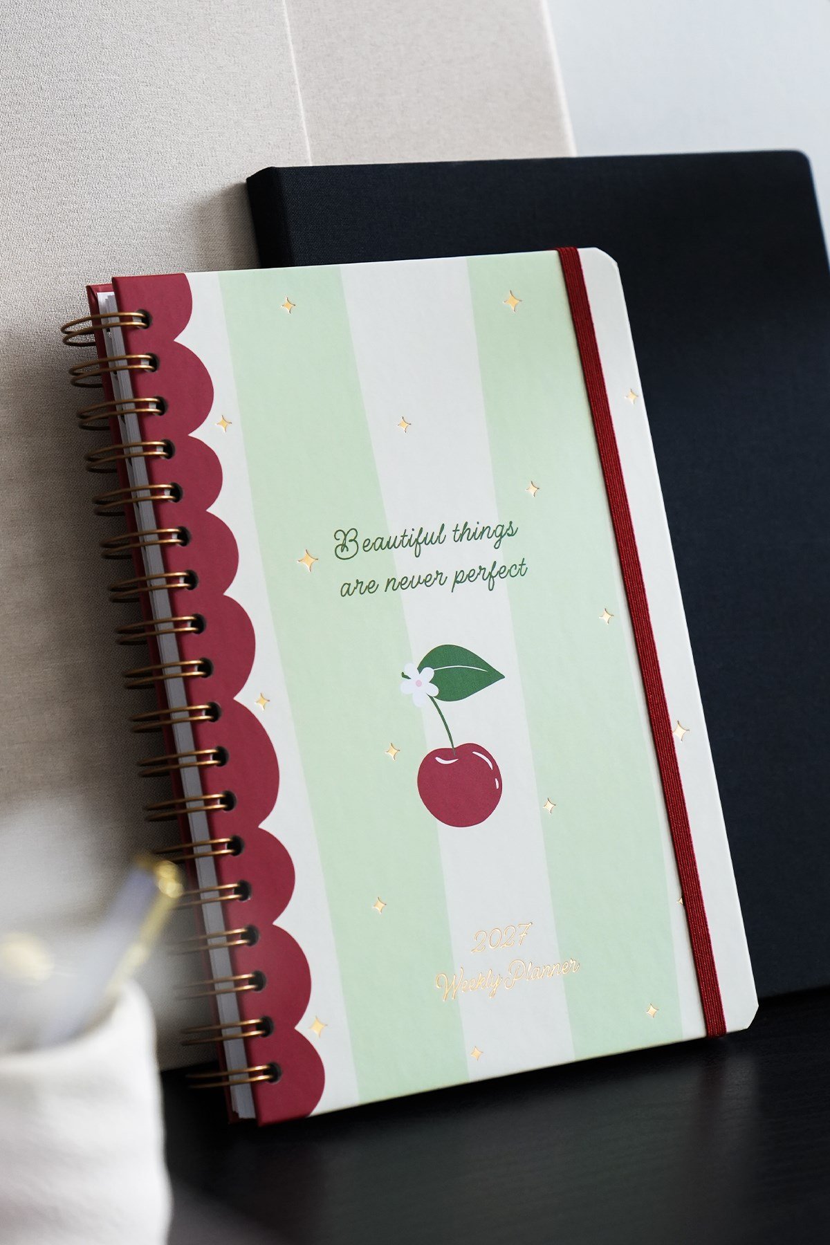 Matt Notebook 2027 Yılı B5 Haftalık Ajanda Spiralli 17x24 cm - 12 Aylık Kiraz