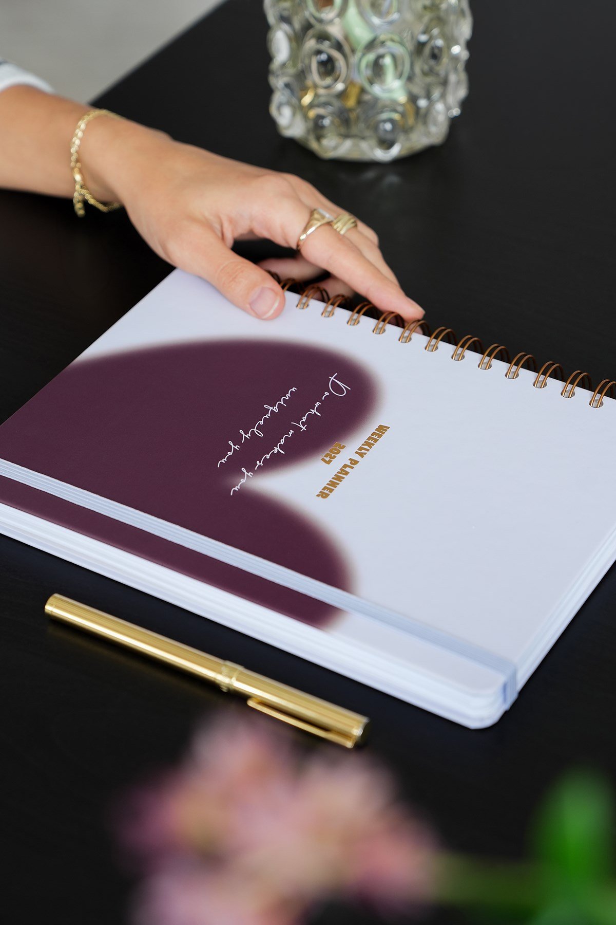 Matt Notebook 2027 Yılı B5 Haftalık Ajanda Spiralli 17x24 cm - 12 Aylık Kalp