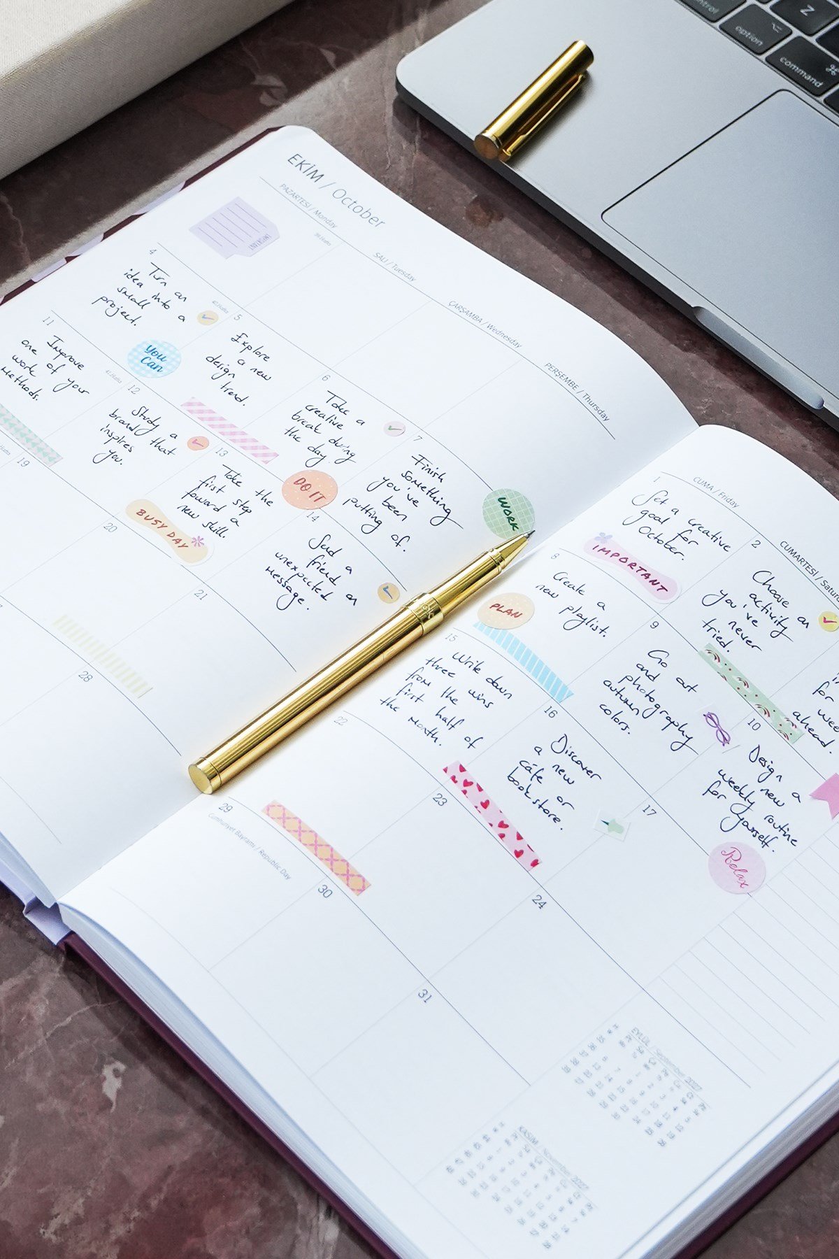 Matt Notebook 2027 Yılı B5 Haftalık Ajanda 17x24 cm - 12 Aylık Mürdüm