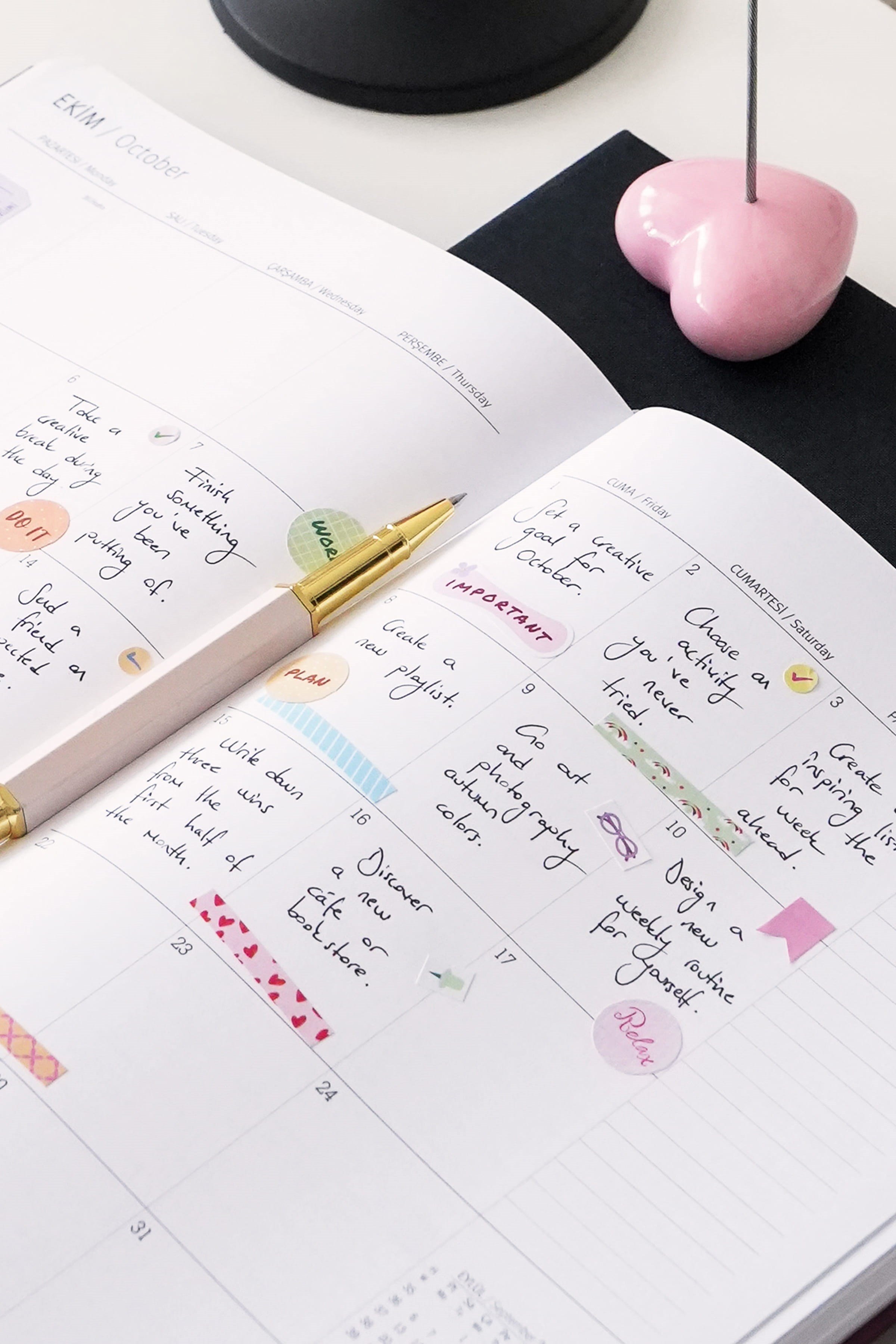 Matt Notebook 2027 Yılı B5 Haftalık Ajanda 17x24 cm - 12 Aylık Pembe