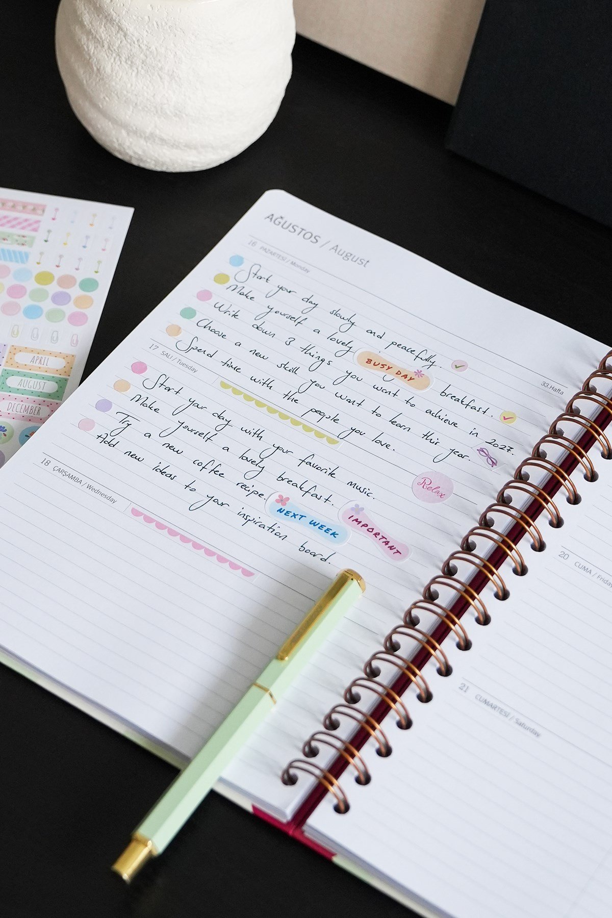 Matt Notebook 2027 Yılı B5 Haftalık Ajanda Spiralli 17x24 cm - 12 Aylık Kiraz