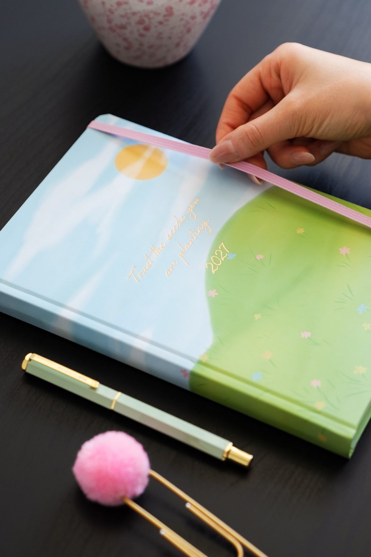 Matt Notebook 2027 Yılı Günlük Ajanda 16x24 cm - 12 Aylık