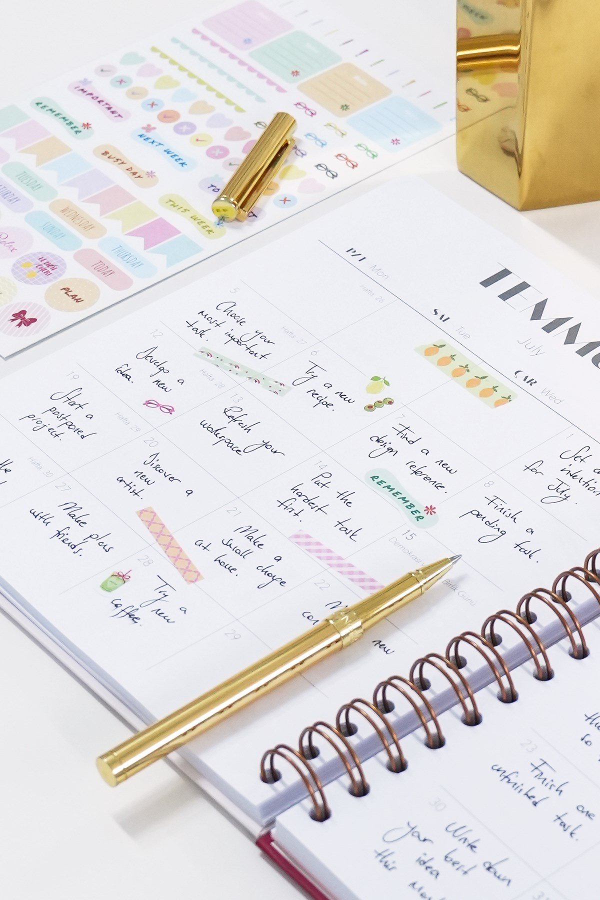 Matt Notebook 2027 Yılı Haftalık Kare Ajanda - 12 Aylık Fiyonklar