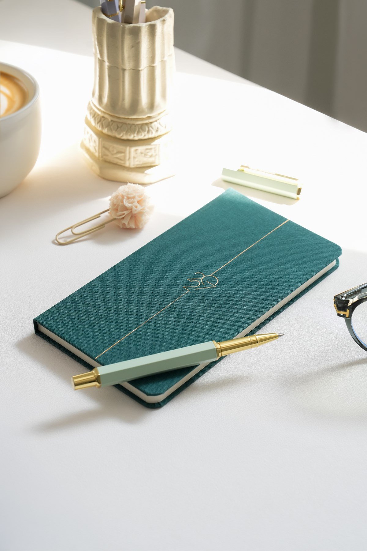 Matt Notebook 2027 Yılı Haftalık Keten 9x17 cm Cep Ajandası 12 Aylık Koyu Yeşil