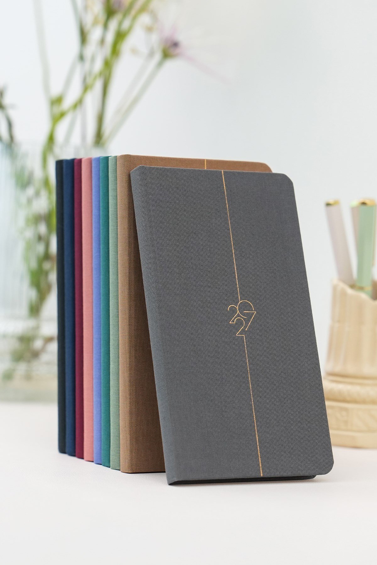 Matt Notebook 2027 Yılı Haftalık Keten 9x17 cm Cep Ajandası 12 Aylık Füme