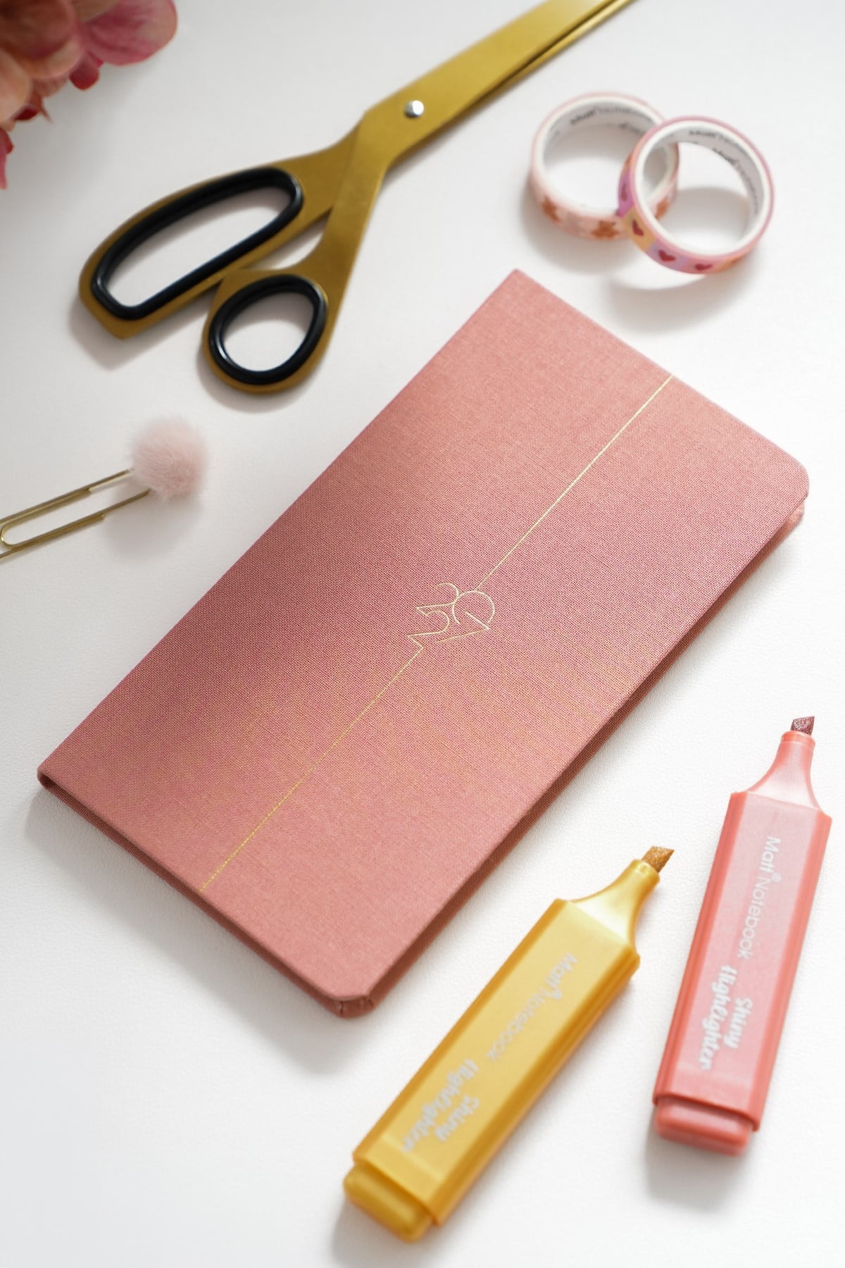 Matt Notebook 2027 Yılı Haftalık Keten 9x17 cm Cep Ajandası 12 Aylık Pembe