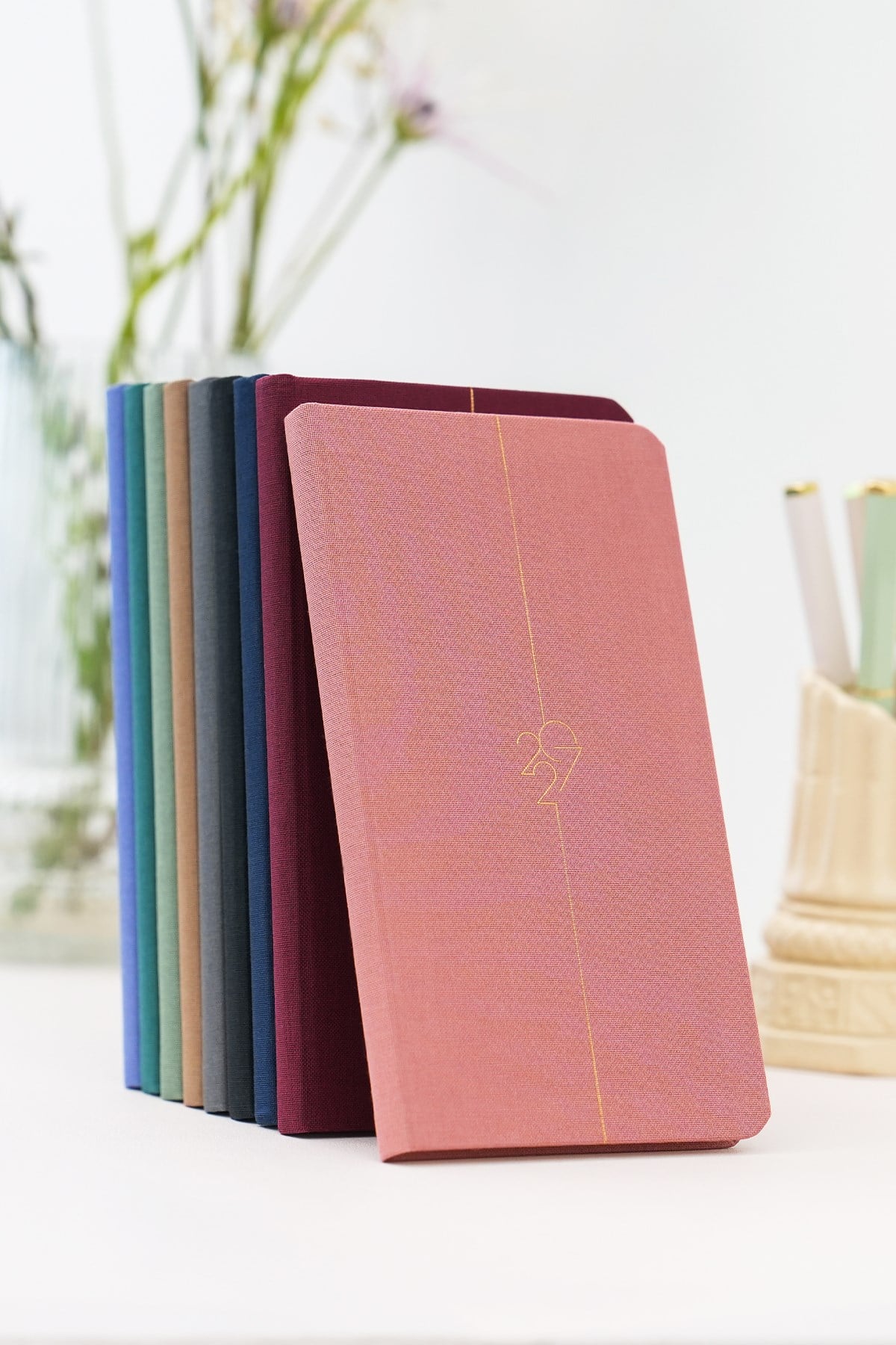 Matt Notebook 2027 Yılı Haftalık Keten 9x17 cm Cep Ajandası 12 Aylık Pembe