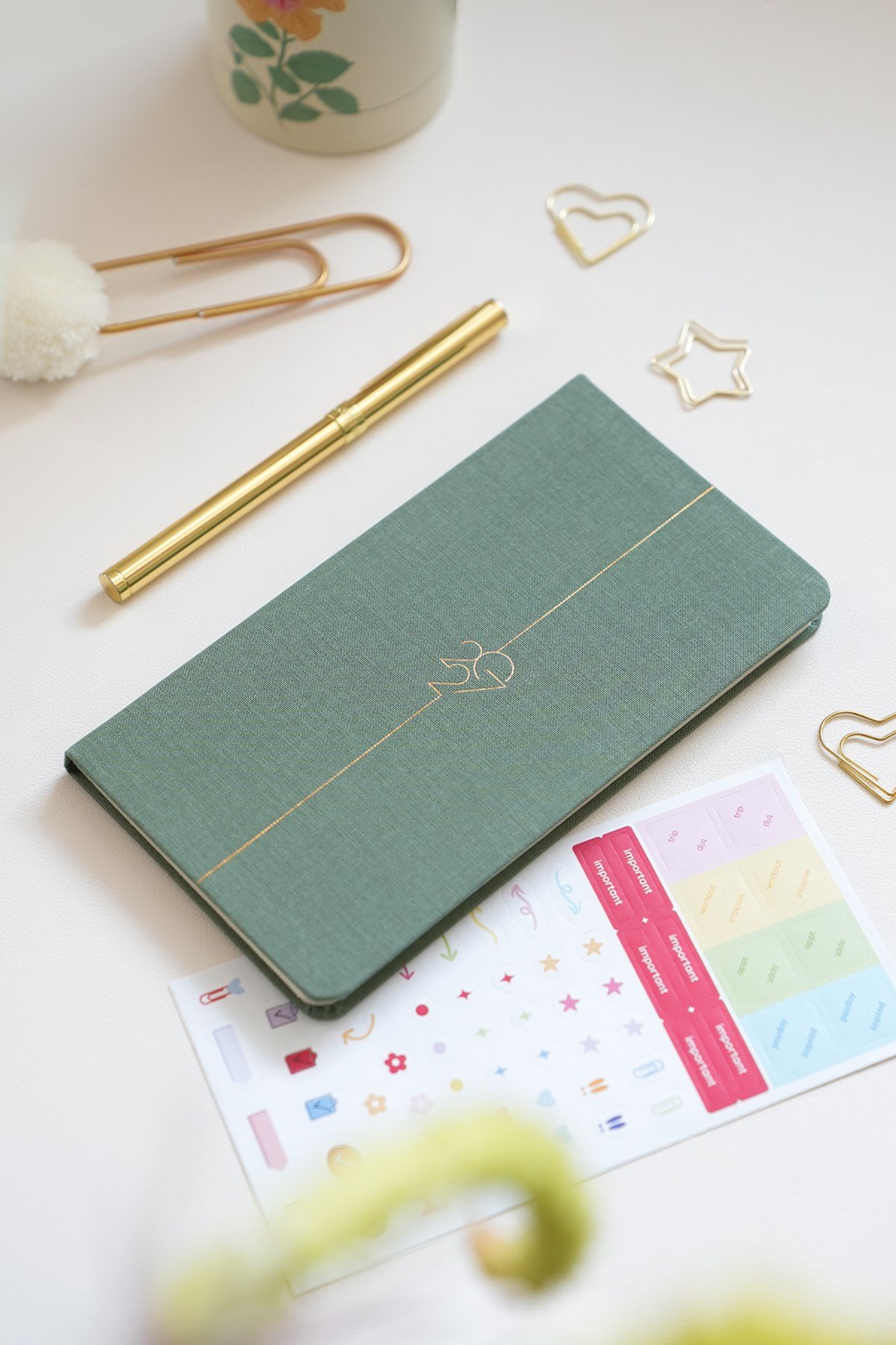 Matt Notebook 2027 Yılı Haftalık Keten 9x17 cm Cep Ajandası 12 Aylık Yeşil