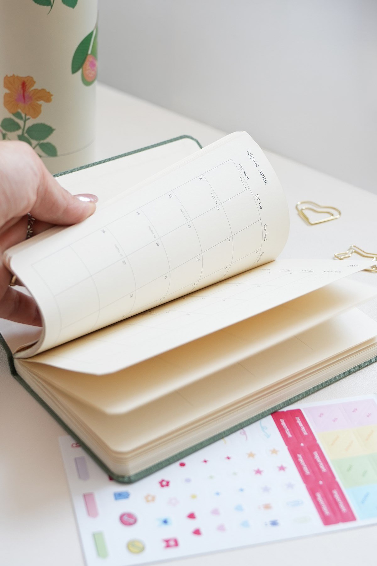 Matt Notebook 2027 Yılı Haftalık Keten 9x17 cm Cep Ajandası 12 Aylık Yeşil