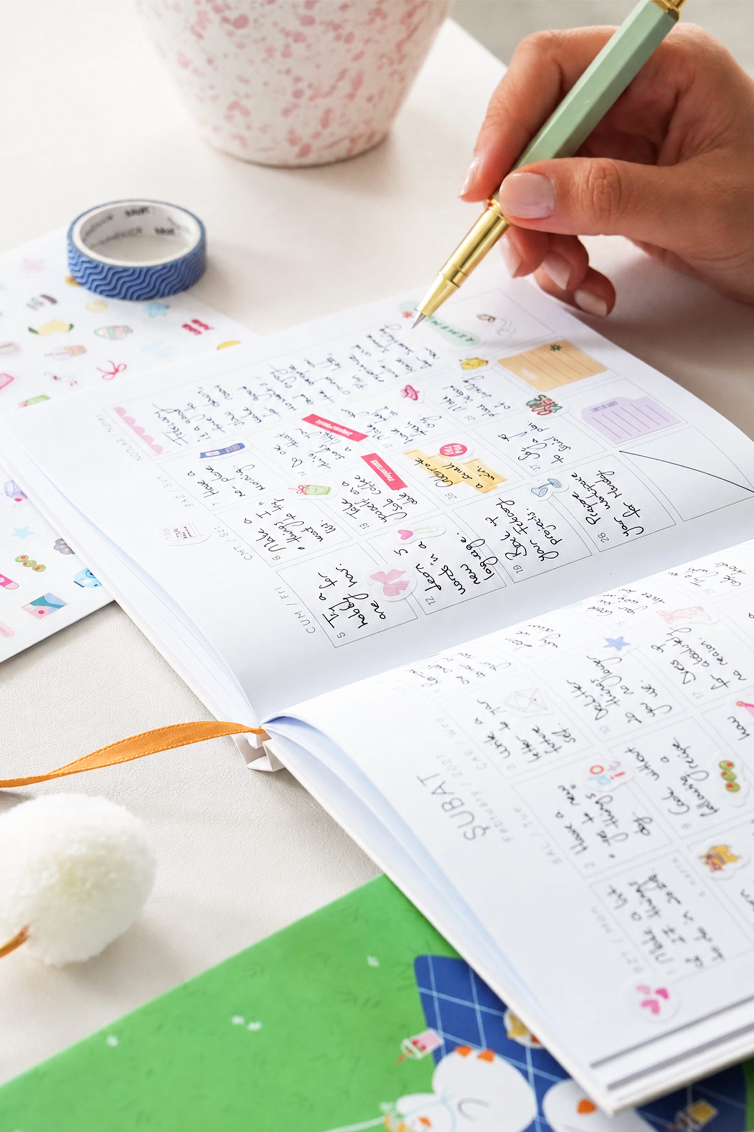Matt Notebook 2027 Yılı Kare Haftalık Ajanda 15x15 cm Ördekler