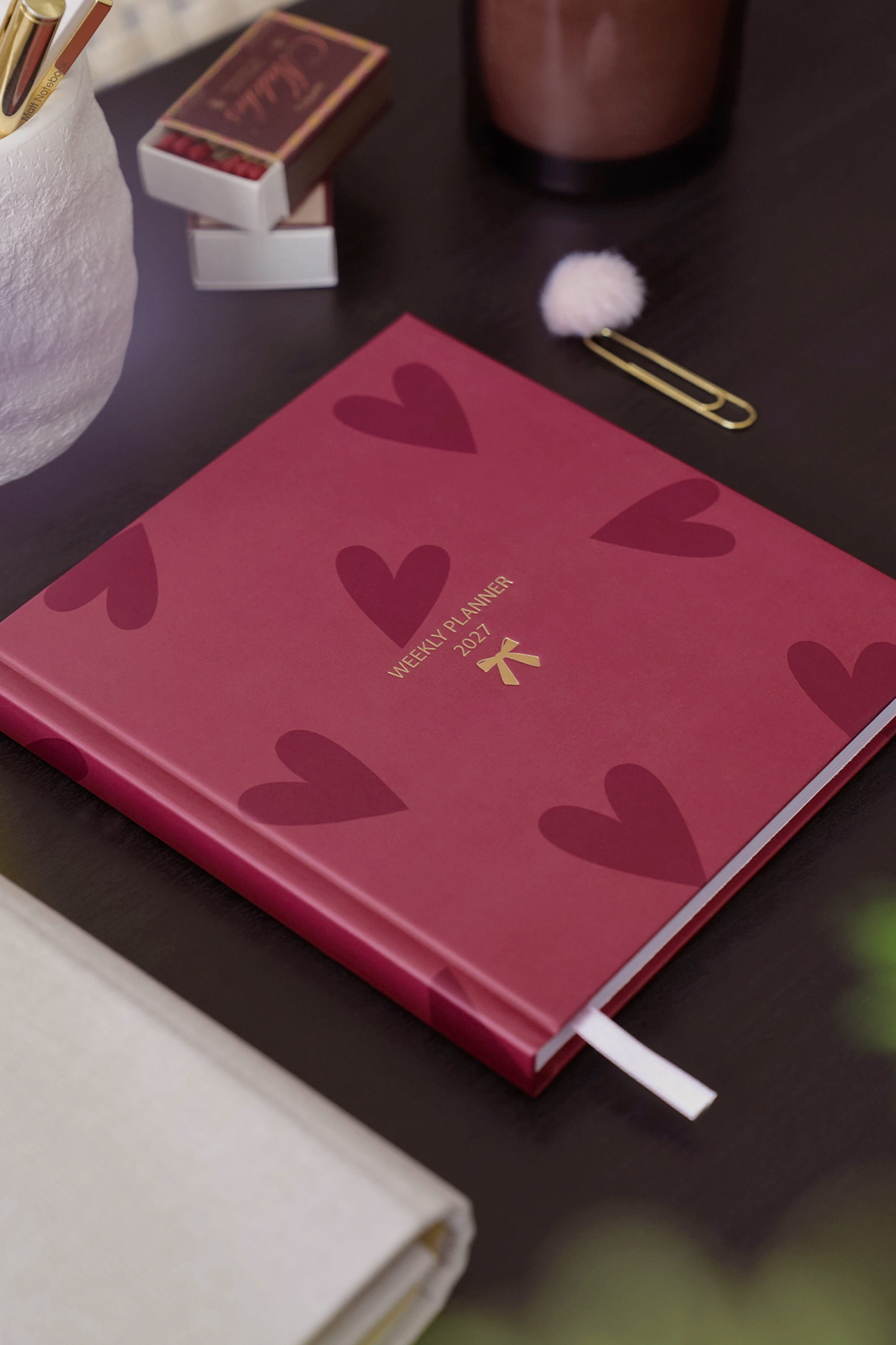 Matt Notebook 2027 Yılı Kare Haftalık Ajanda 15x15 cm Kalpler