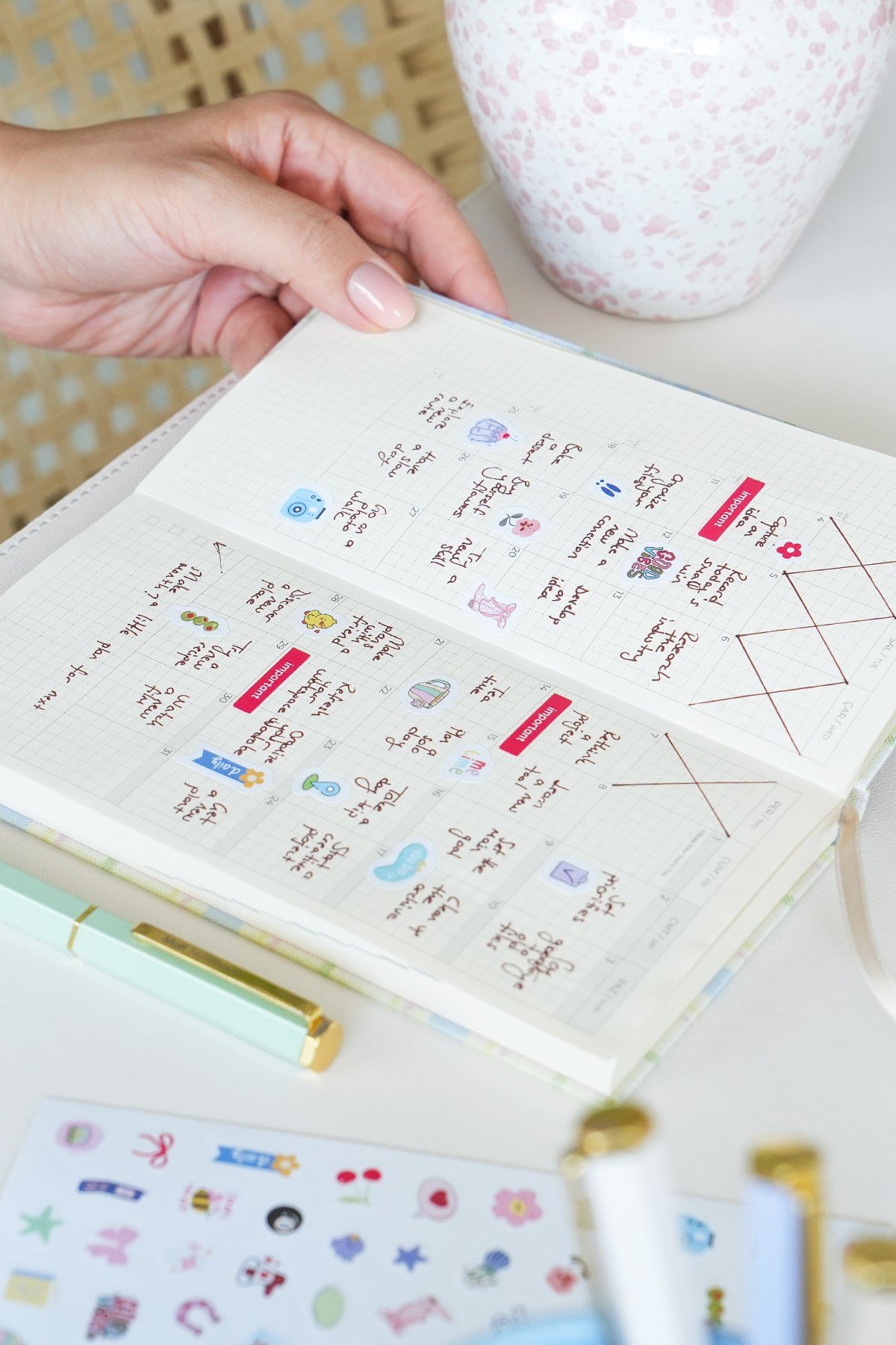 Matt Notebook 2027 Yılı Keten Haftalık Planlayıcı Kareli Cep Ajandası 9x18 cm Ekose