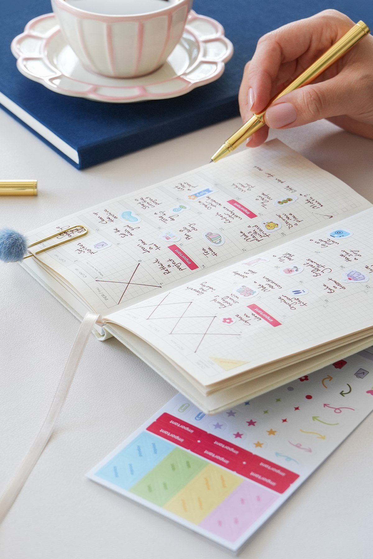 Matt Notebook 2027 Yılı Keten Haftalık Planlayıcı Kareli Cep Ajandası 9x18 cm