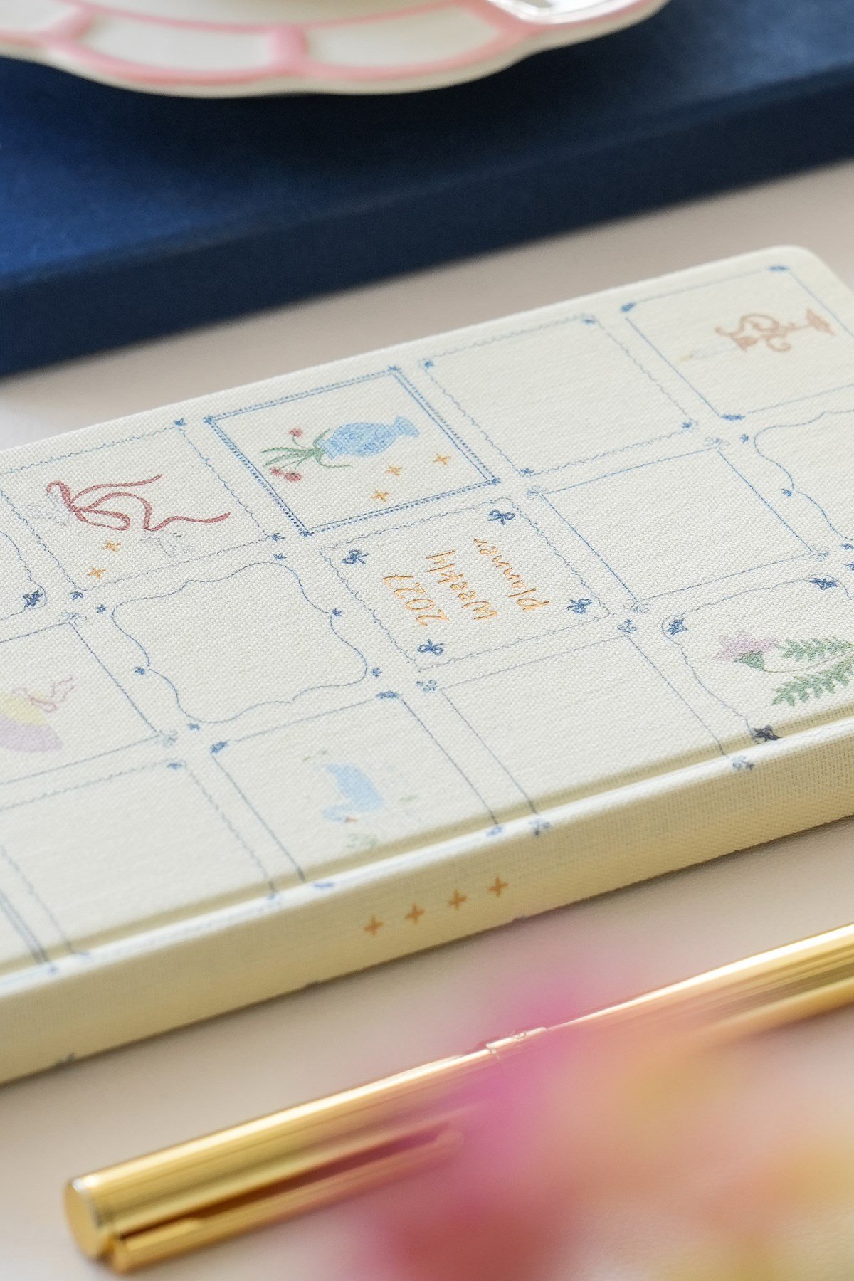 Matt Notebook 2027 Yılı Keten Haftalık Planlayıcı Kareli Cep Ajandası 9x18 cm