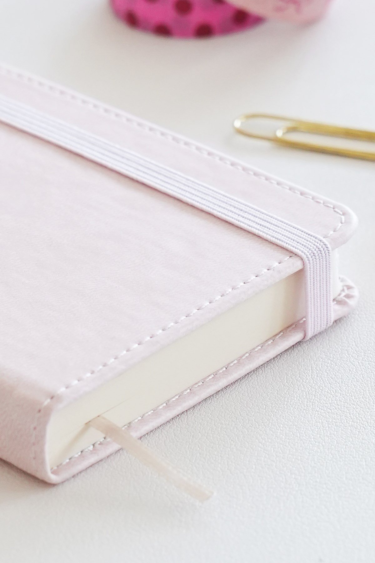 Matt Notebook 2027 Yılı Lastikli Günlük Cep Ajandası 12 Aylık Pembe