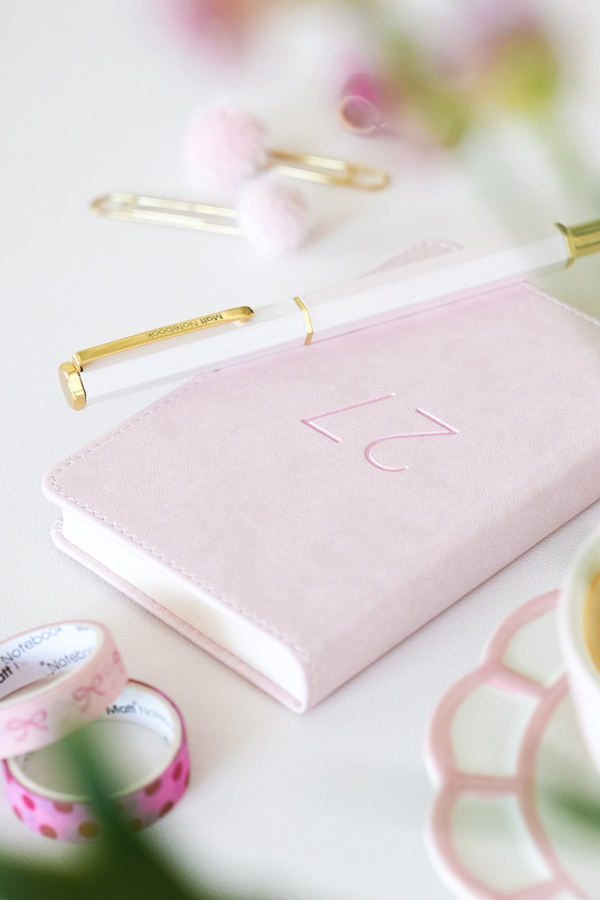 Matt Notebook 2027 Yılı Lastikli Günlük Cep Ajandası 12 Aylık Pembe