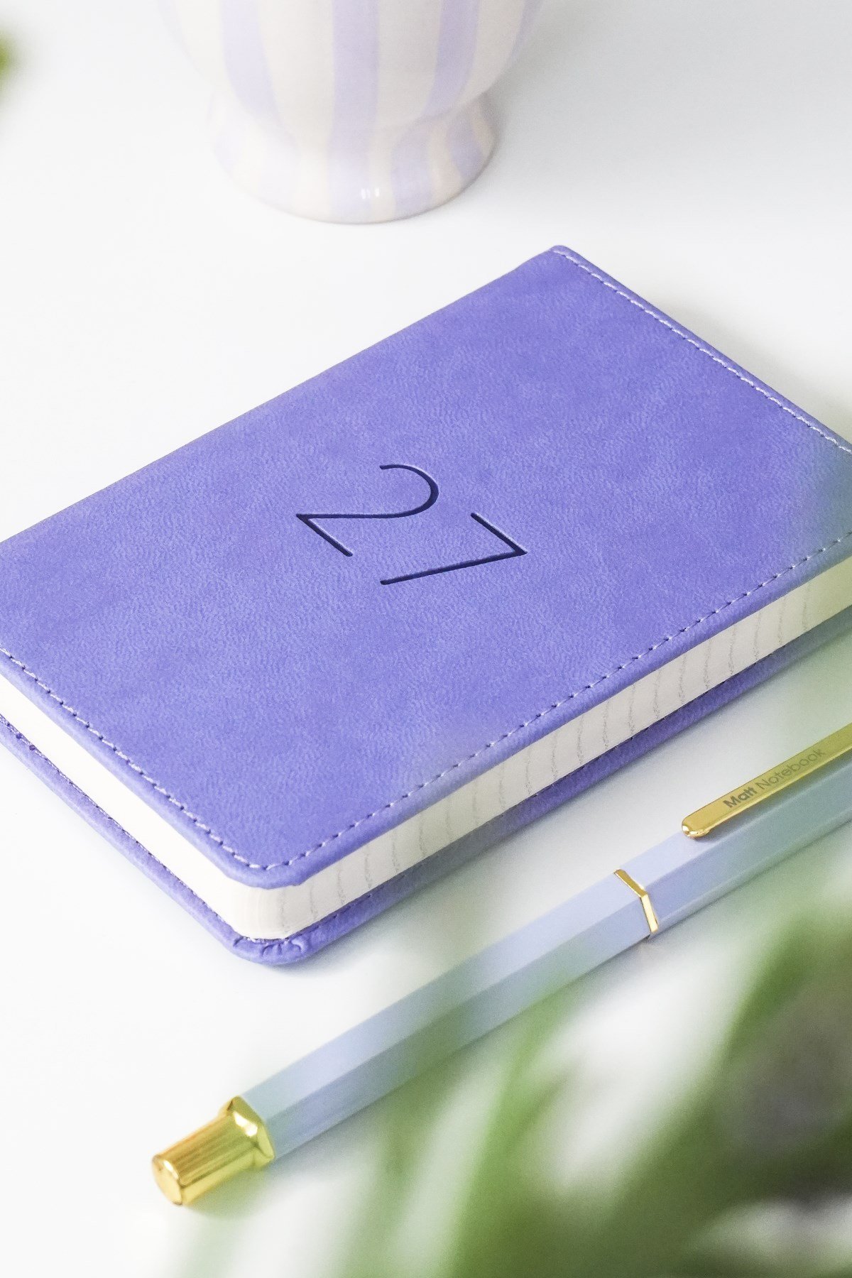 Matt Notebook 2027 Yılı Lastikli Günlük Cep Ajandası 12 Aylık Lila