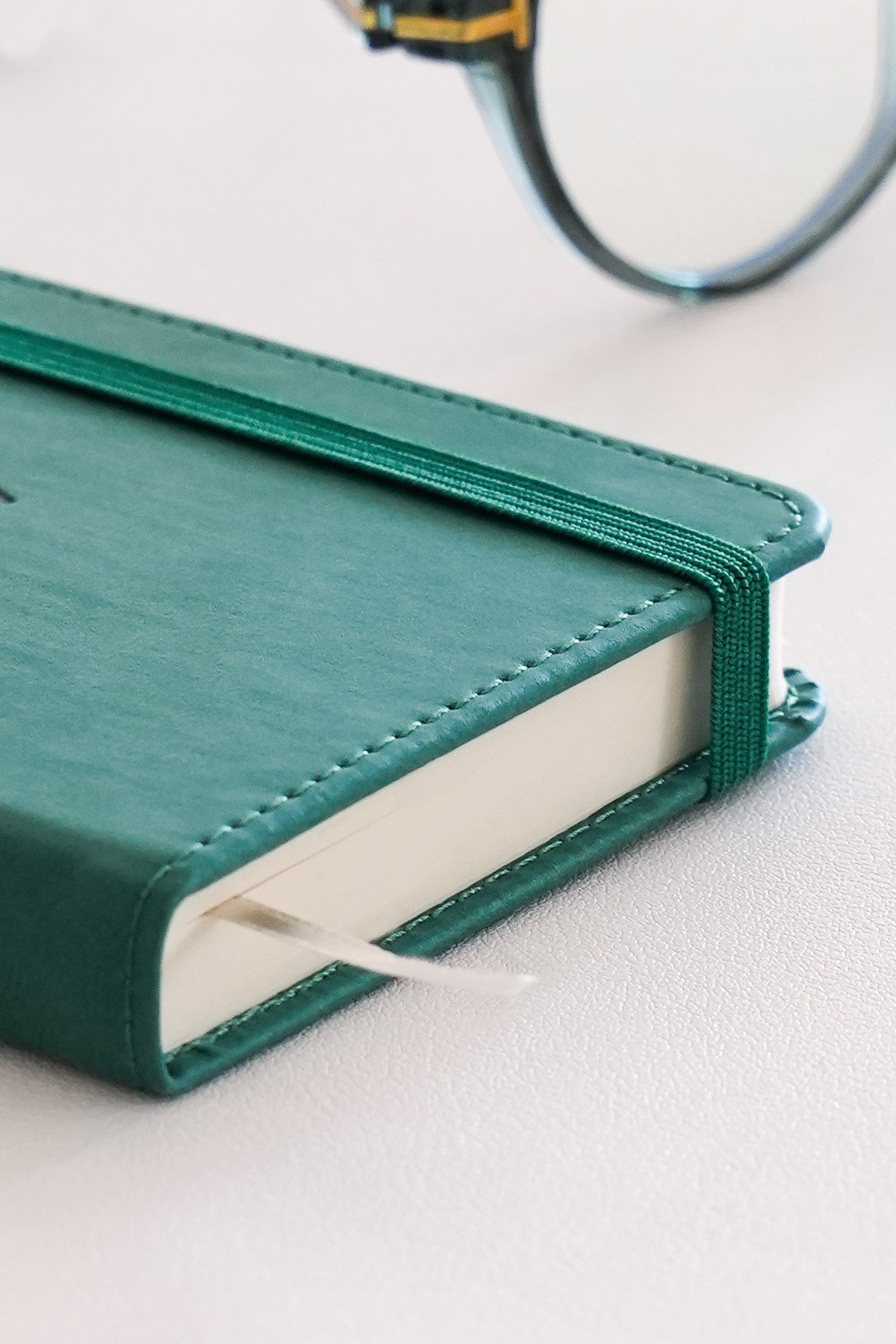 Matt Notebook 2027 Yılı Lastikli Günlük Cep Ajandası 12 Aylık Koyu Yeşil