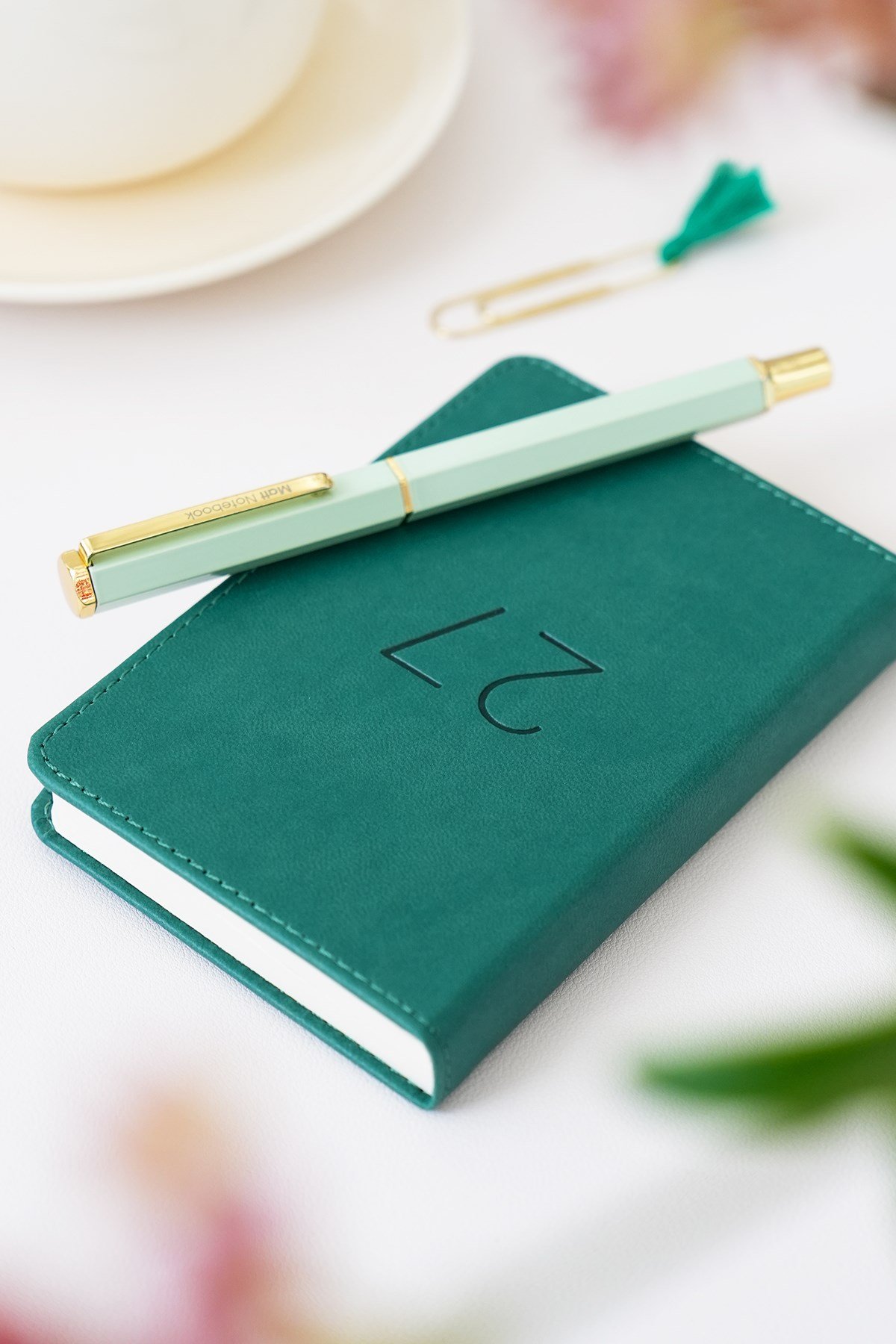 Matt Notebook 2027 Yılı Lastikli Günlük Cep Ajandası 12 Aylık Koyu Yeşil