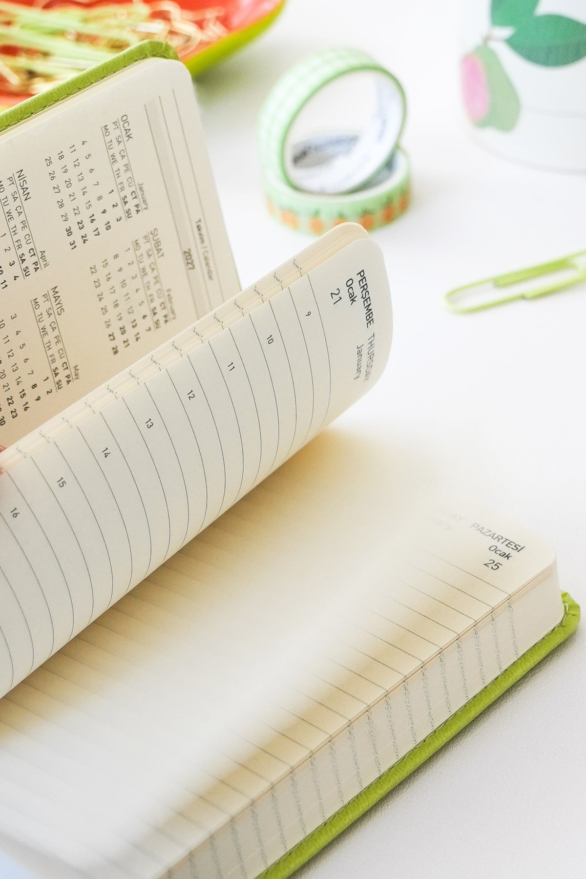 Matt Notebook 2027 Yılı Lastikli Günlük Cep Ajandası 12 Aylık Yeşil