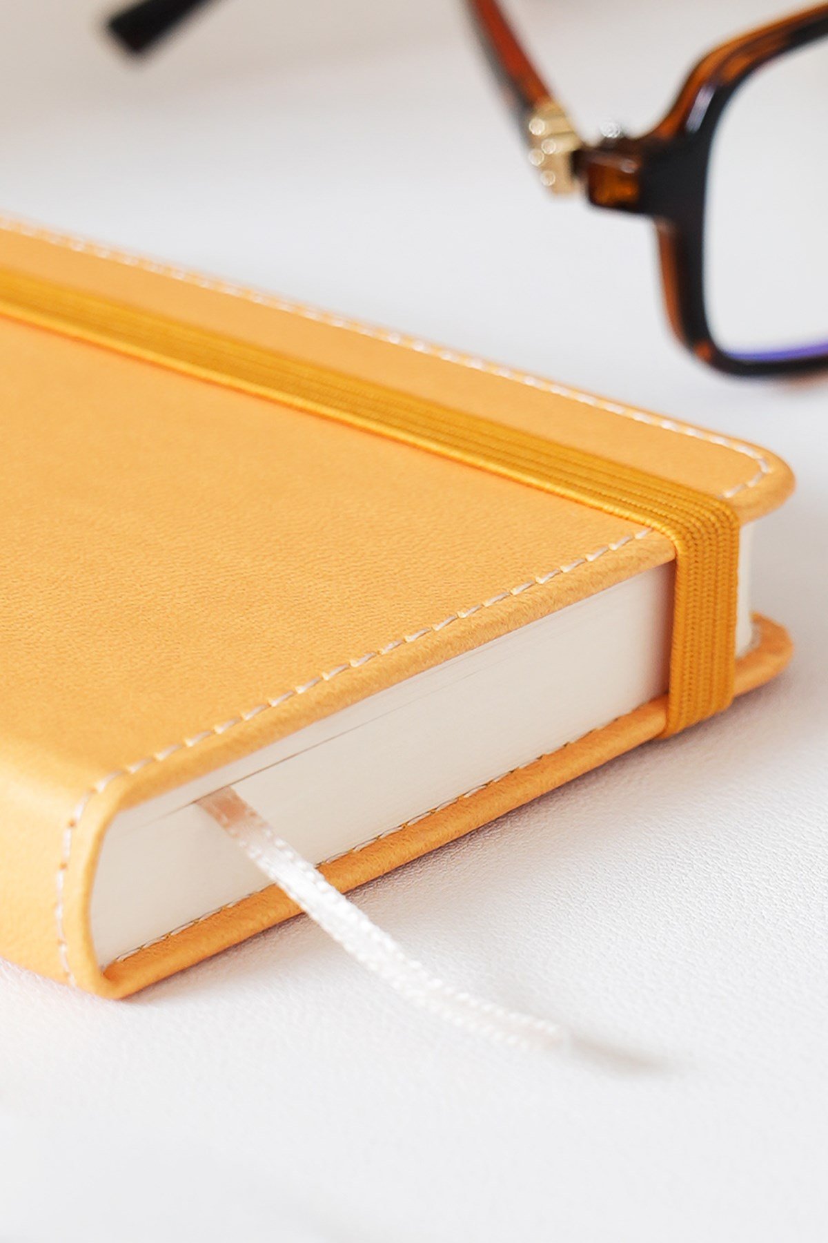 Matt Notebook 2027 Yılı Lastikli Günlük Cep Ajandası 12 Aylık Sarı