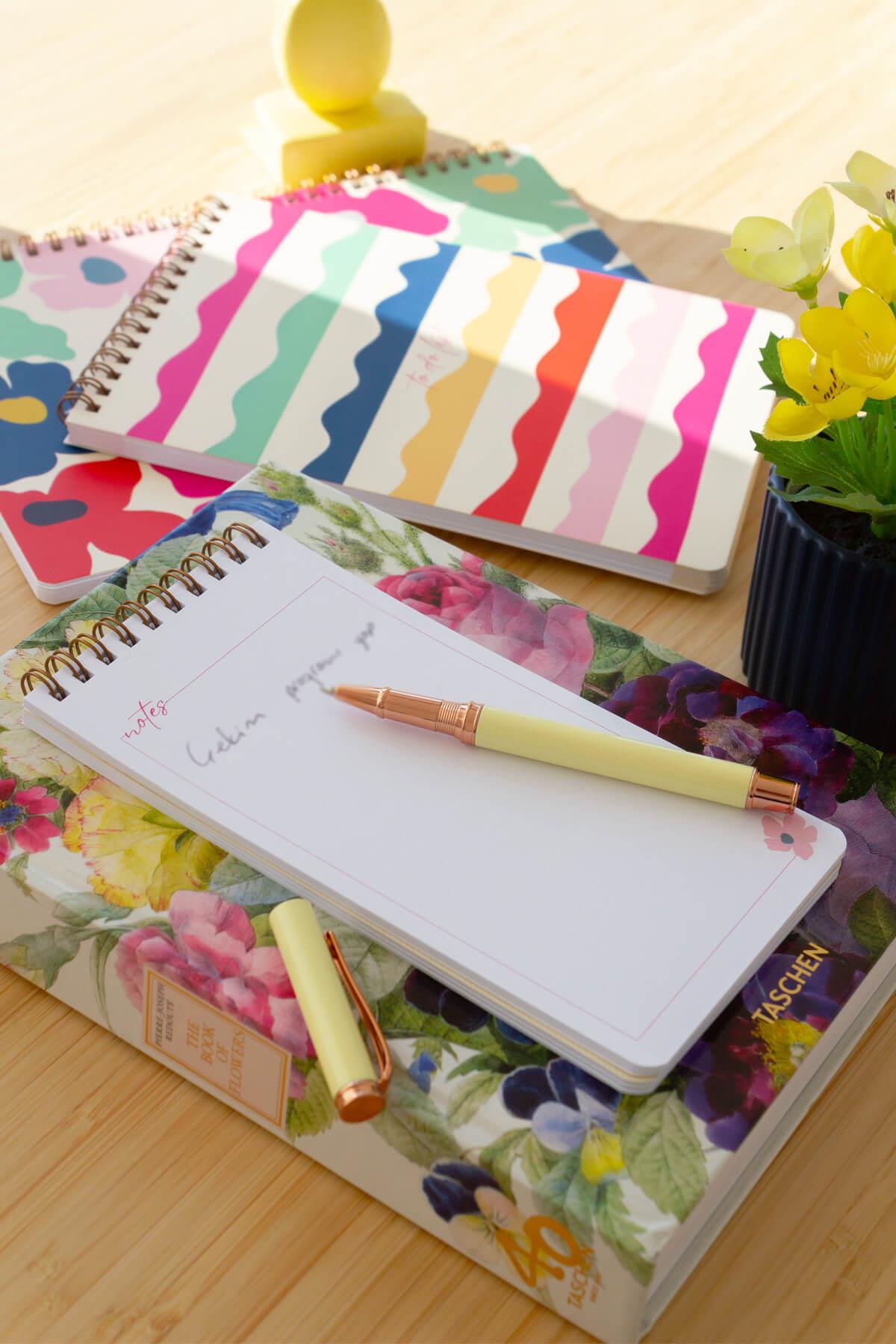 Matt Notebook 3'lü Spiralli Masaüstü Planlayıcı Set Papatyalar