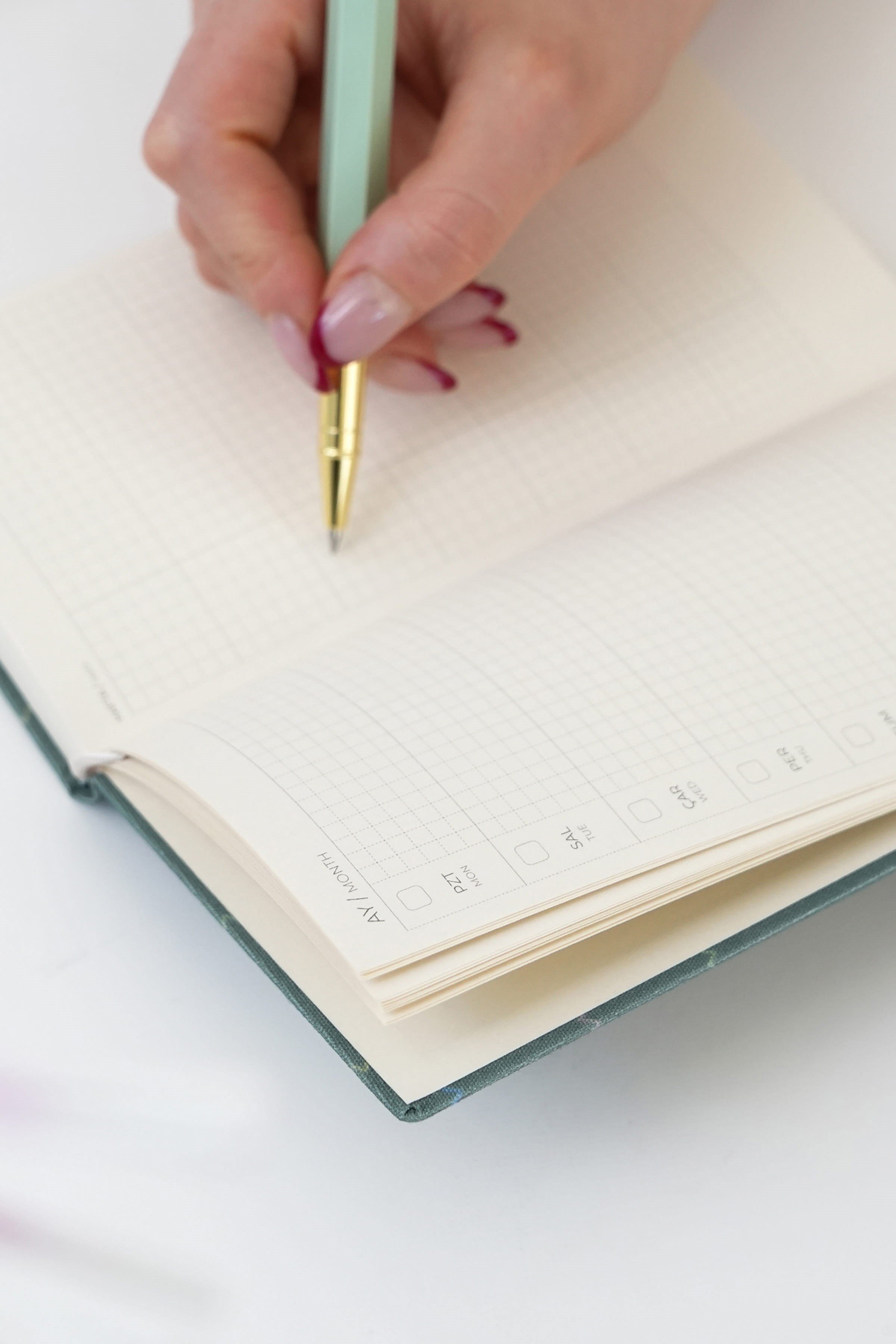 Matt Notebook 9x18 cm Keten Süresiz Haftalık Planlayıcı Kareli Cep Ajandası