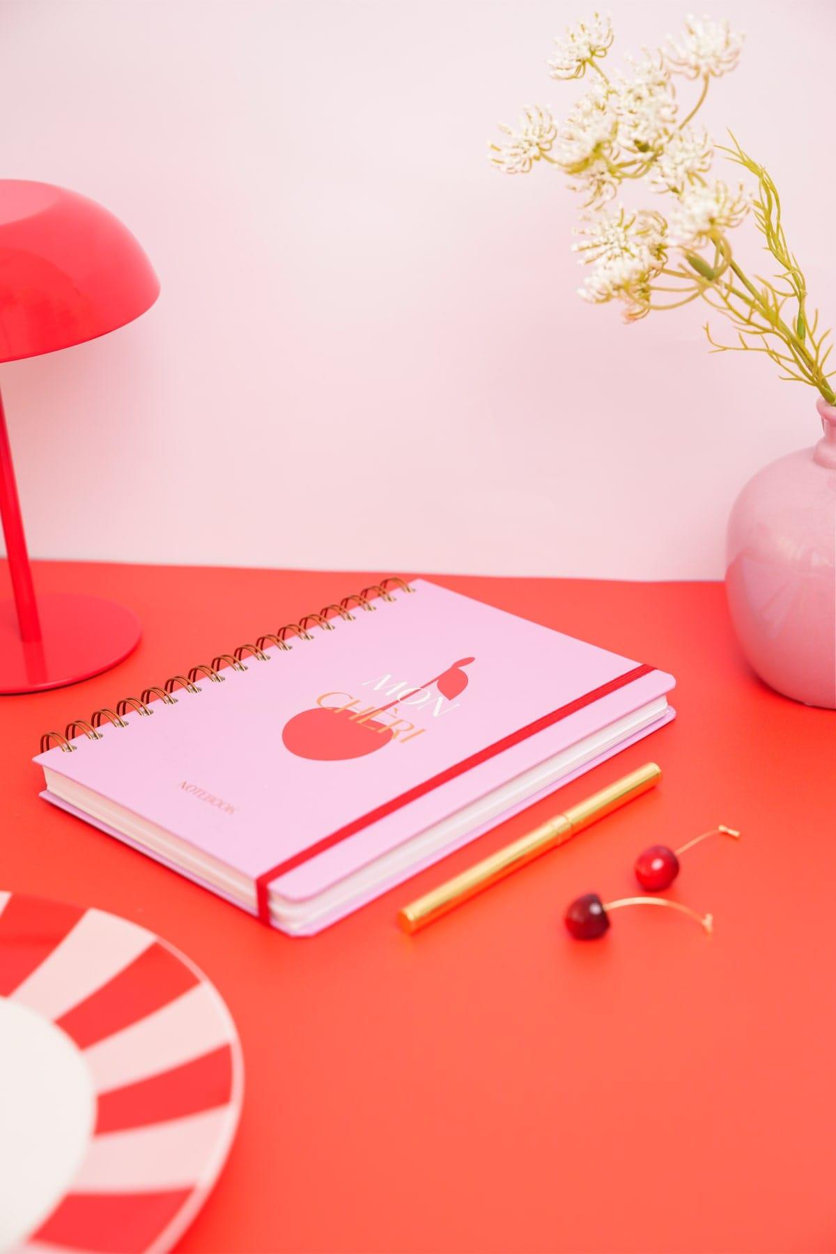 Matt Notebook A5 15x21 cm Spiralli Lastikli Noktalı Tarihsiz Not Defteri Kiraz