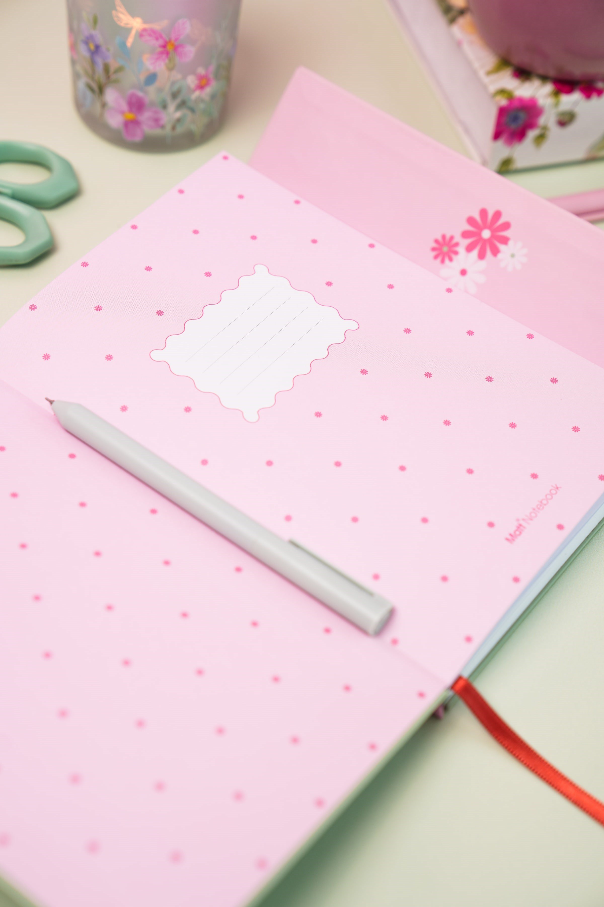 Matt Notebook A5 15x21 Mıknatıslı Kapak Defter Çizgili Papatya