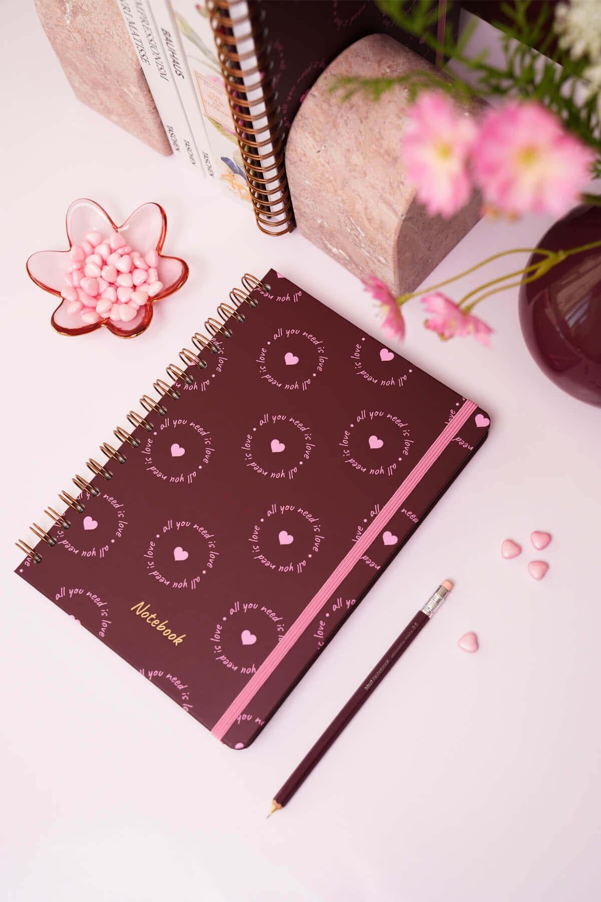 Matt Notebook B5 17x24 cm Spiralli Lastikli Noktalı Tarihsiz Not Defteri Kalpler