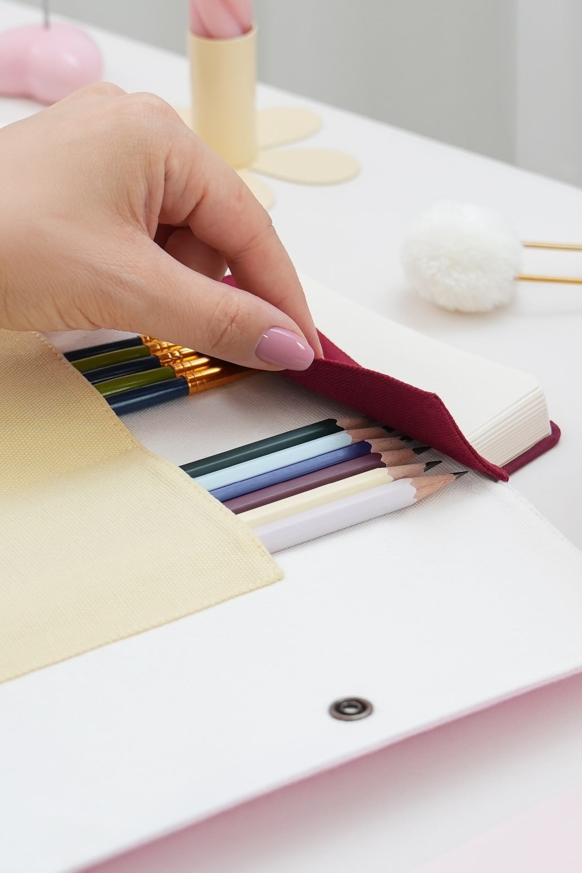 Matt Notebook Kanvas Kalemlik – Makyaj Çantası Organizer ve Düzenleyici Pembe